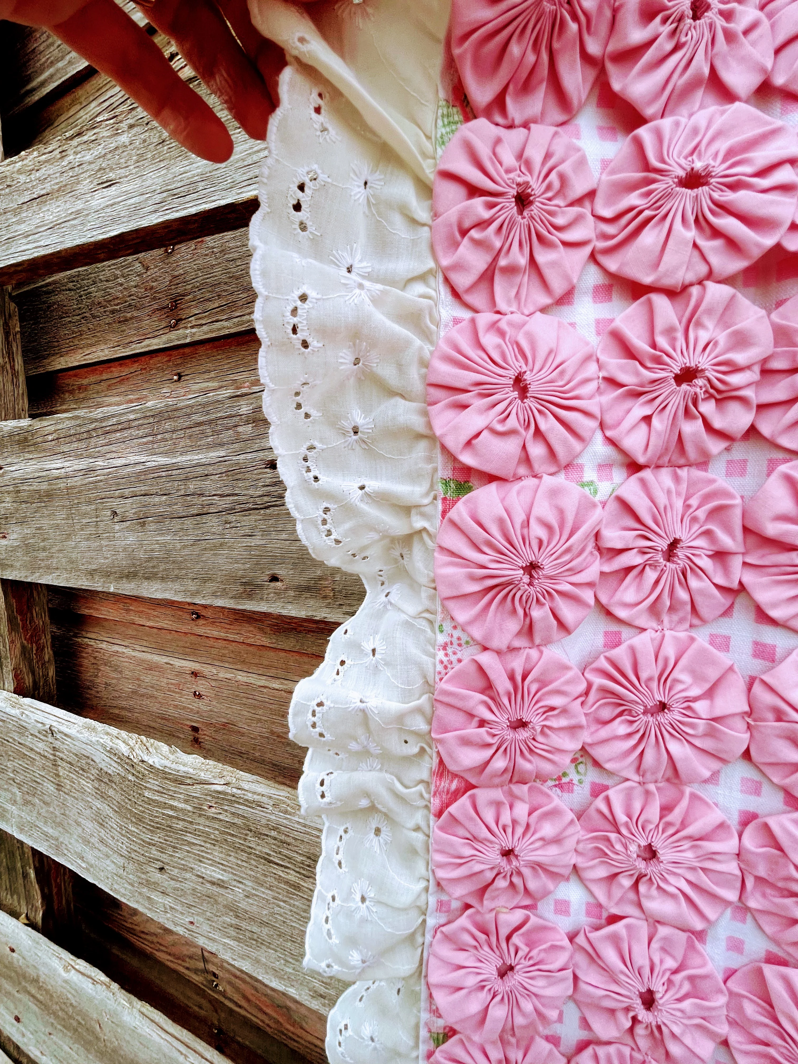 70s Pink Yo-yo Quilt Baby Blanket Eyelet Lace Edge - Image 14