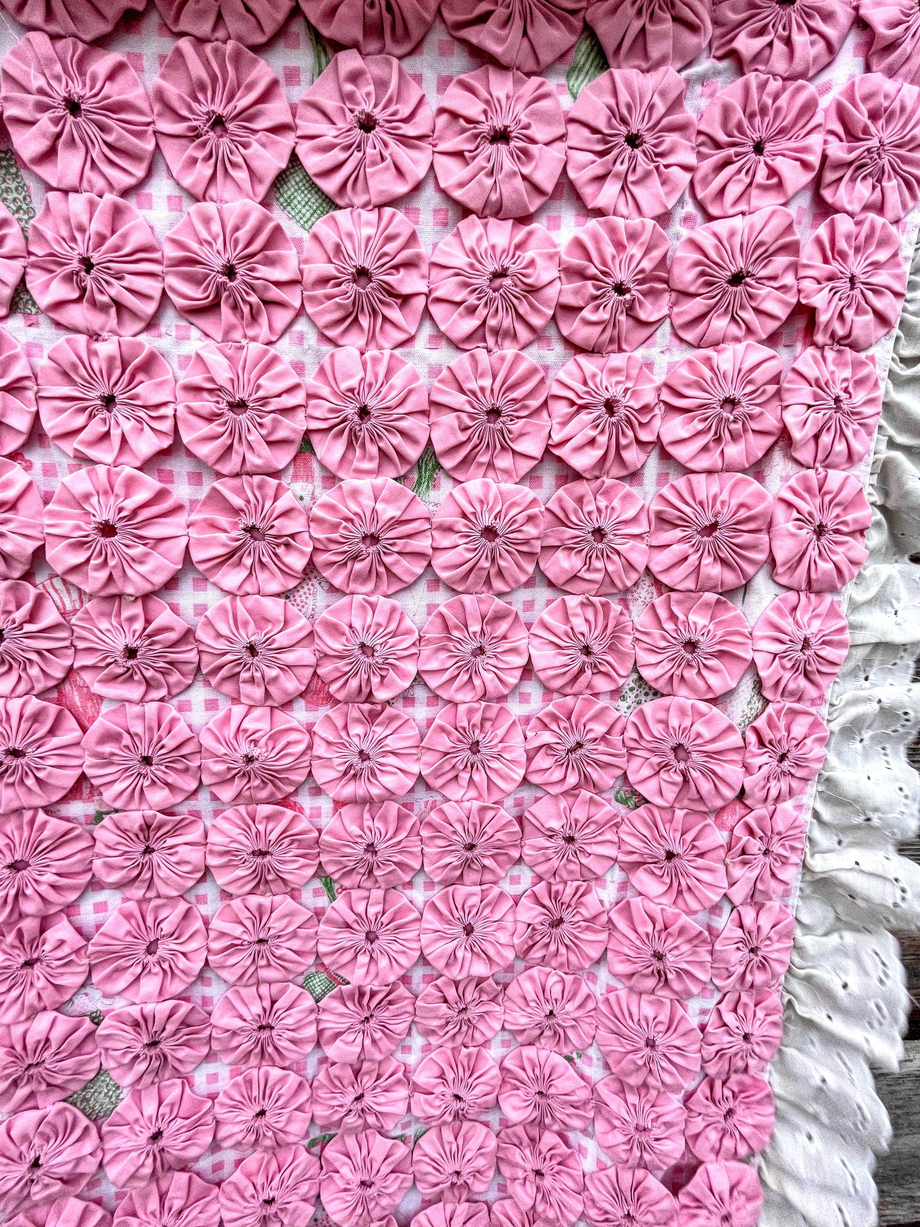 70s Pink Yo-yo Quilt Baby Blanket Eyelet Lace Edge - Image 4