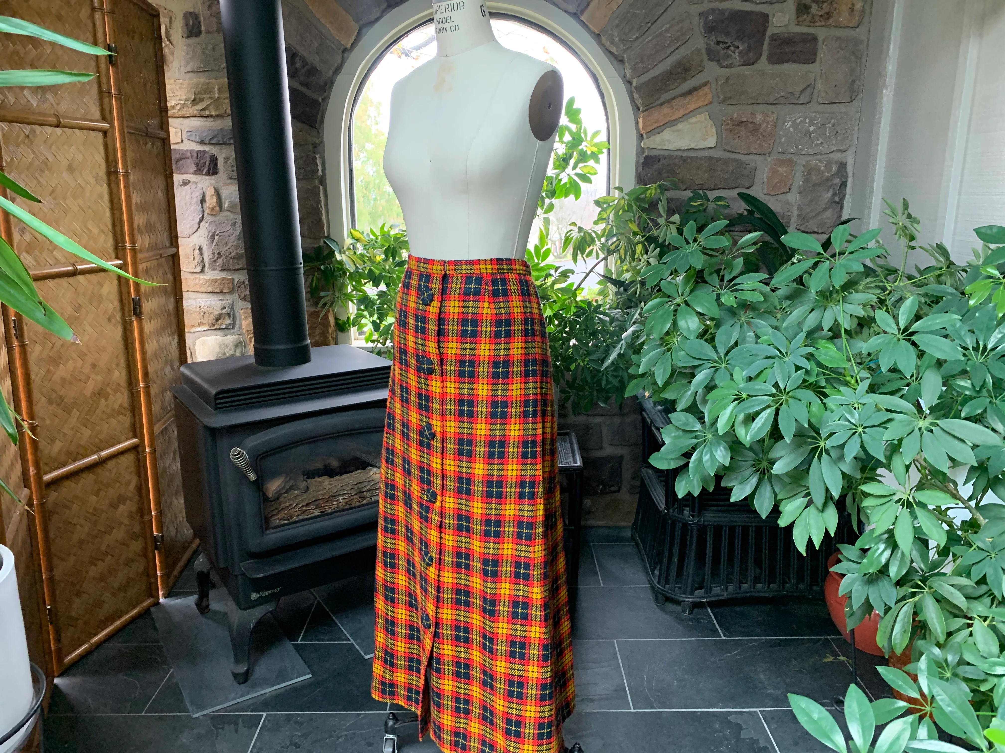 70s Plus Size Acrylic Plaid Button Front Maxi Skirt - Image 4