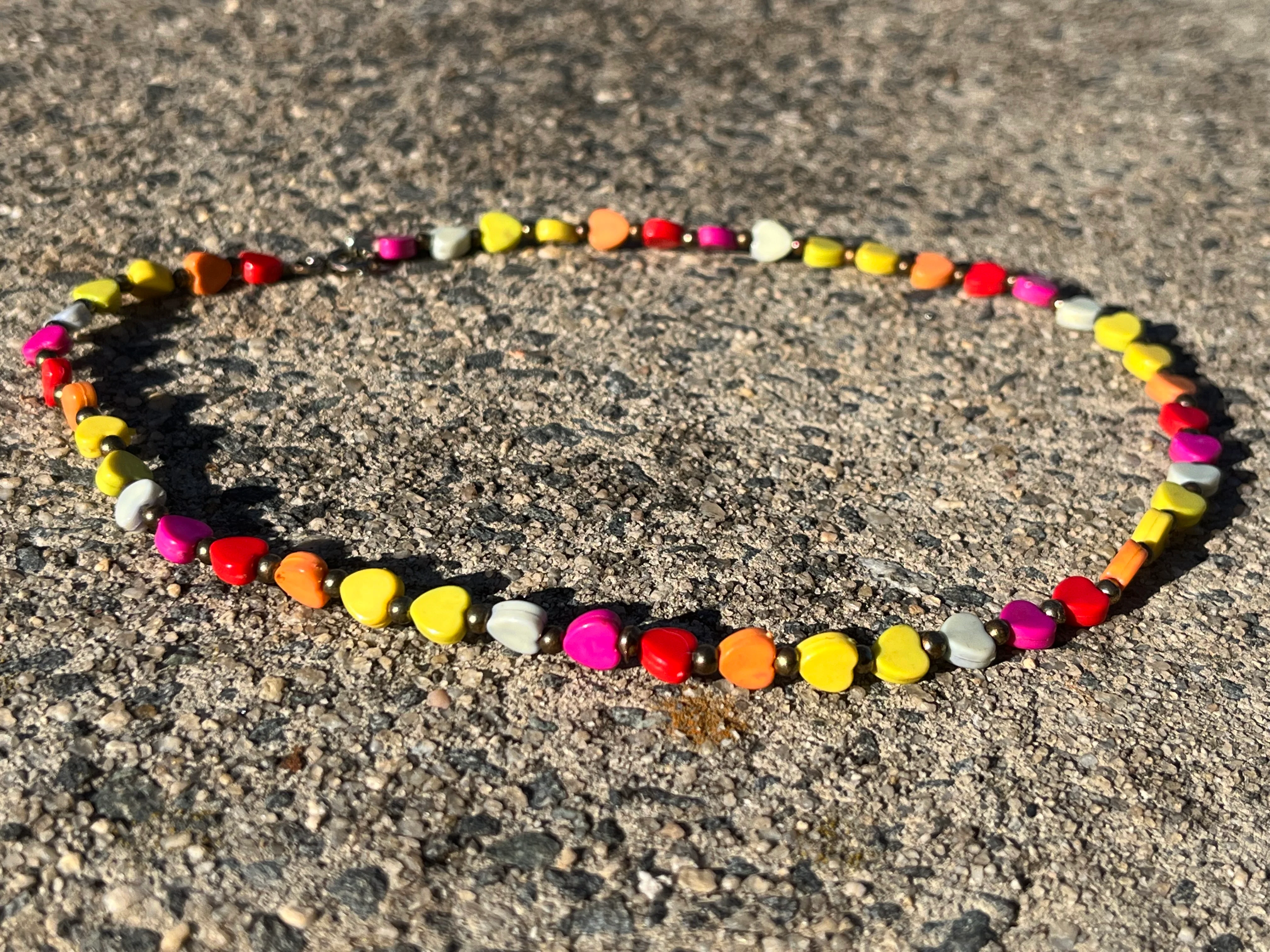 70s Rainbow Hearts Choker Necklace - Image 6
