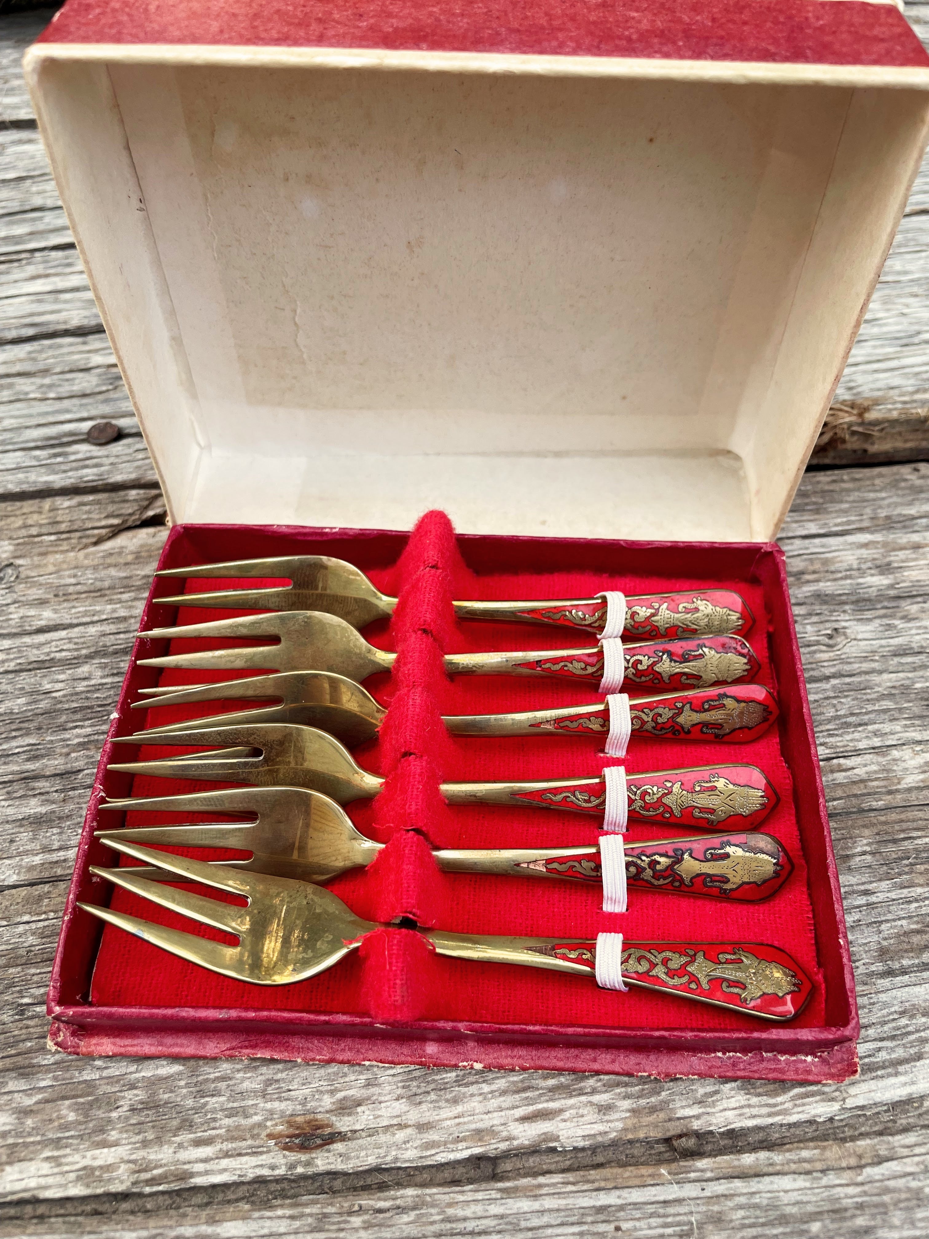 70s Red Enamel Brass Appetizer Cocktail Shrimp Forks By Siam - Image 7