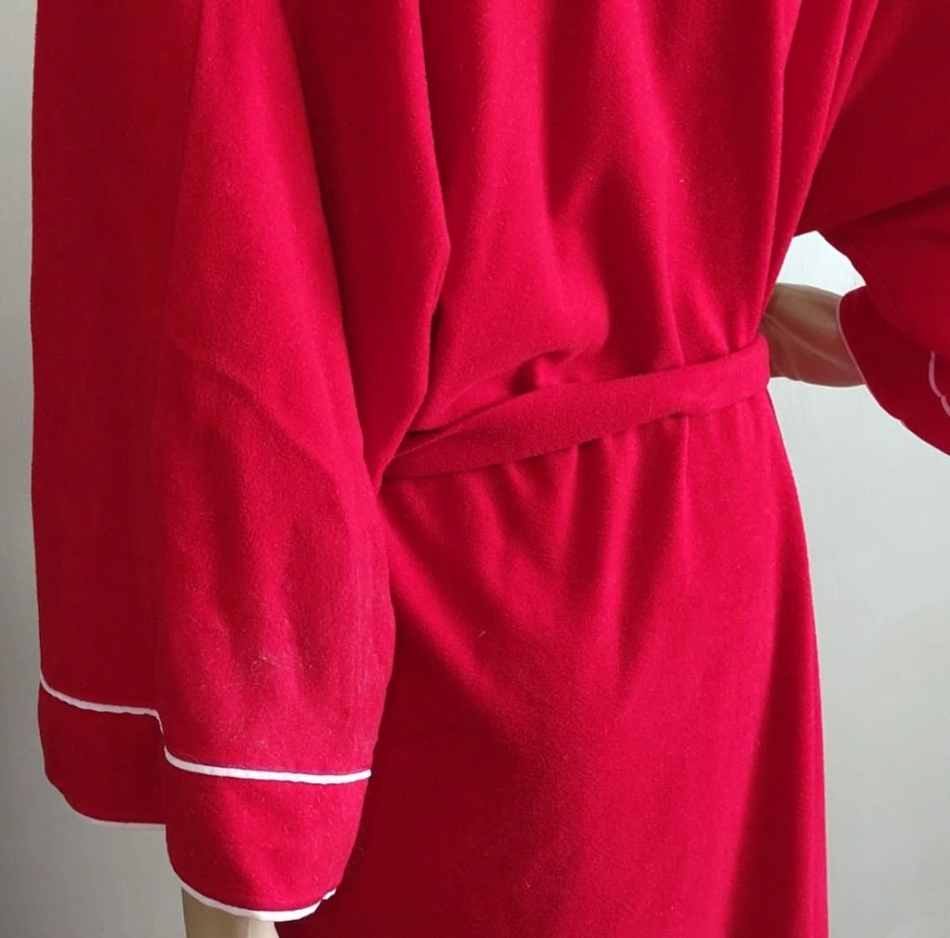 70's Red Robe with Pockets and Tie Belt by Munsingwear - Image 4