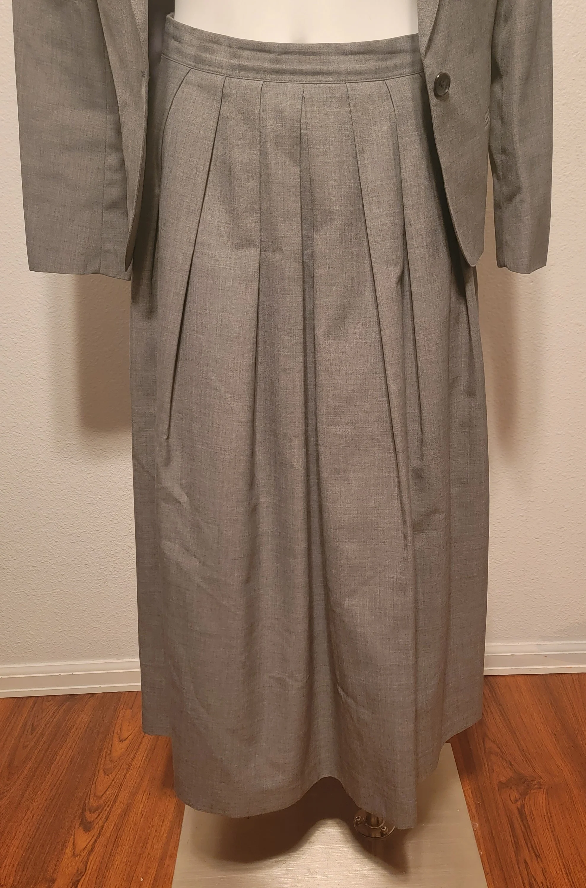 70s Two Piece Skirt Suit By Austin Reed of Regent Street - Image 5