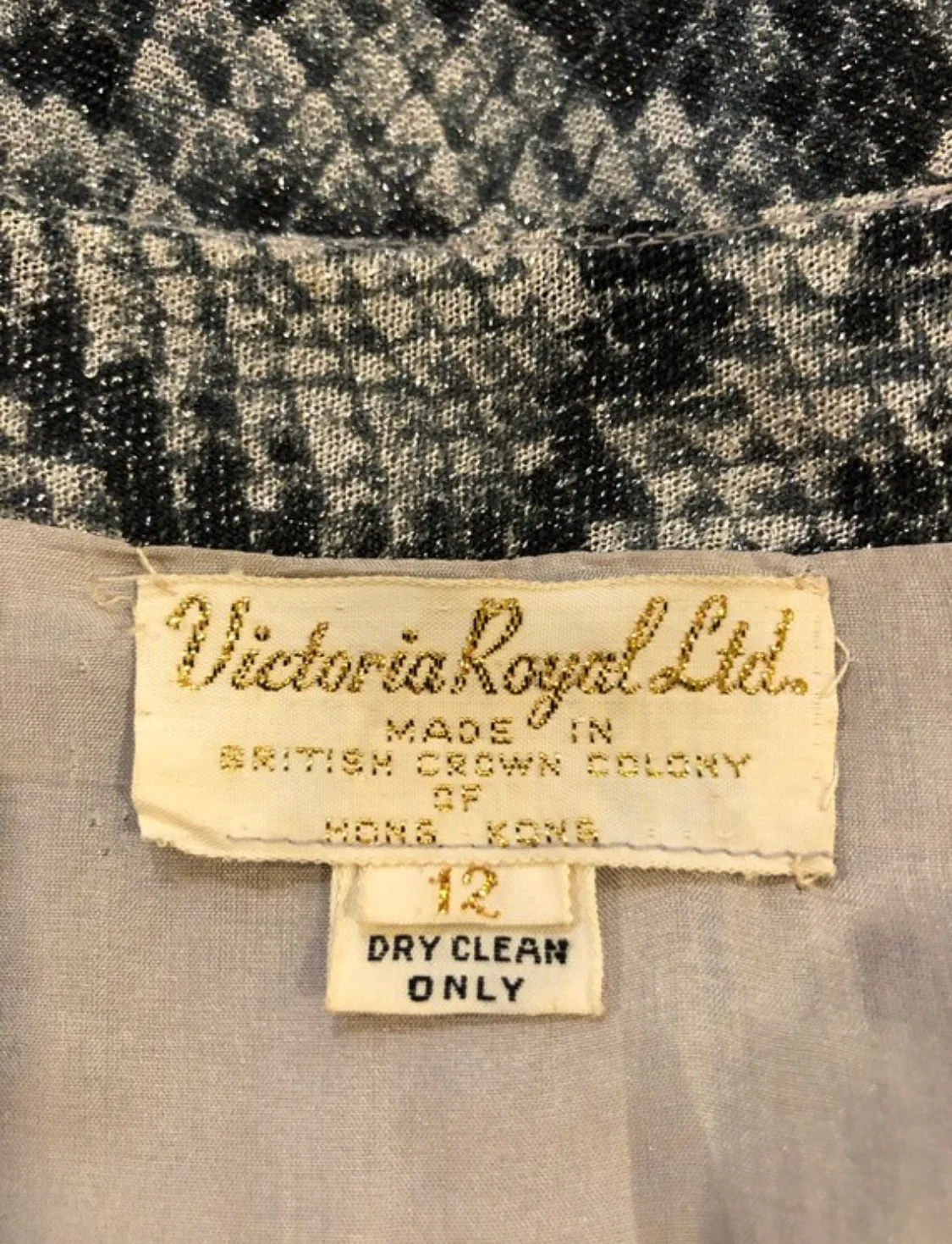 70s Victoria Royal Gown - Image 8