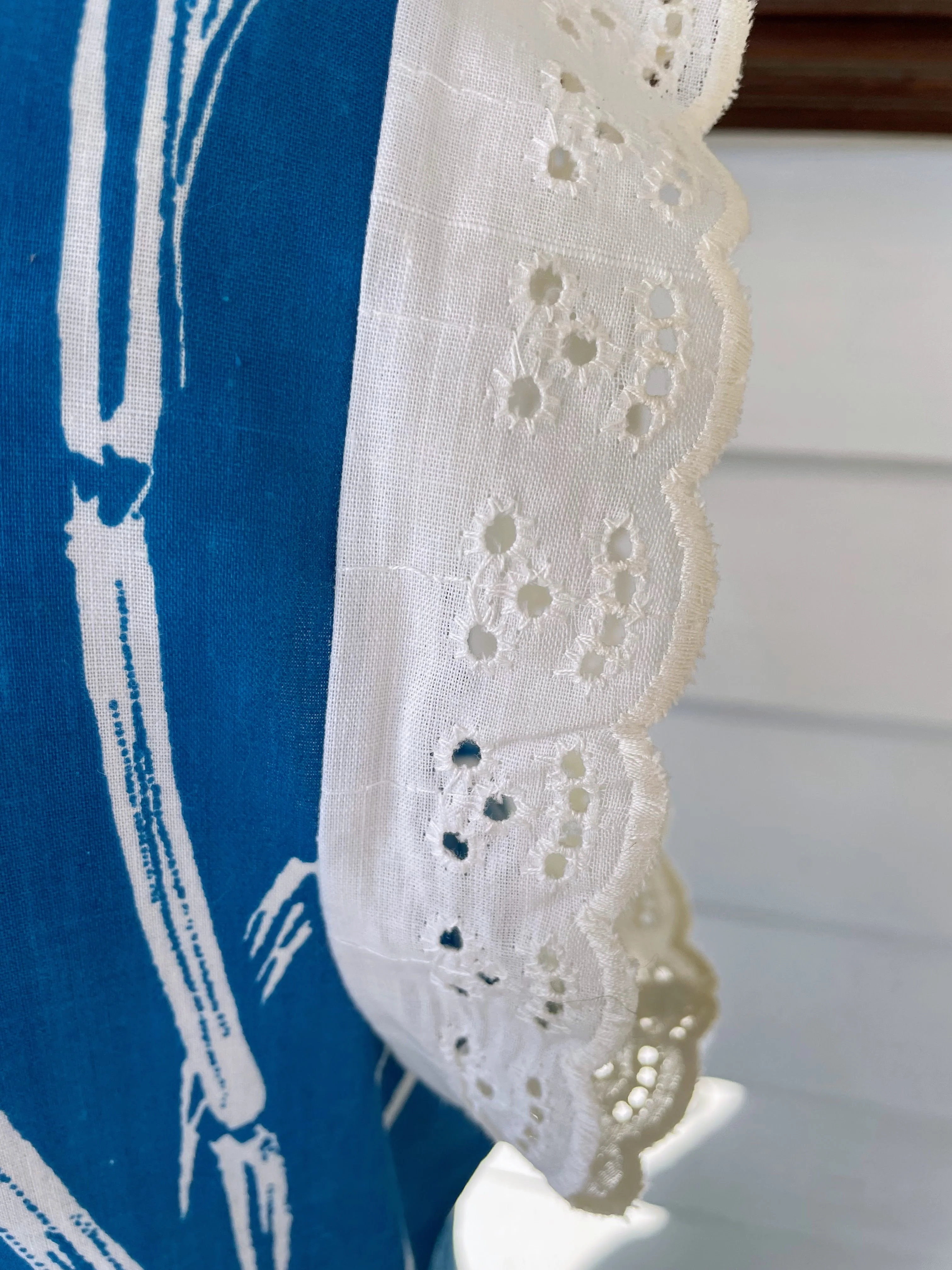 70s Vintage Bamboo Print Blue House Dress Eyelet Lace - Image 13