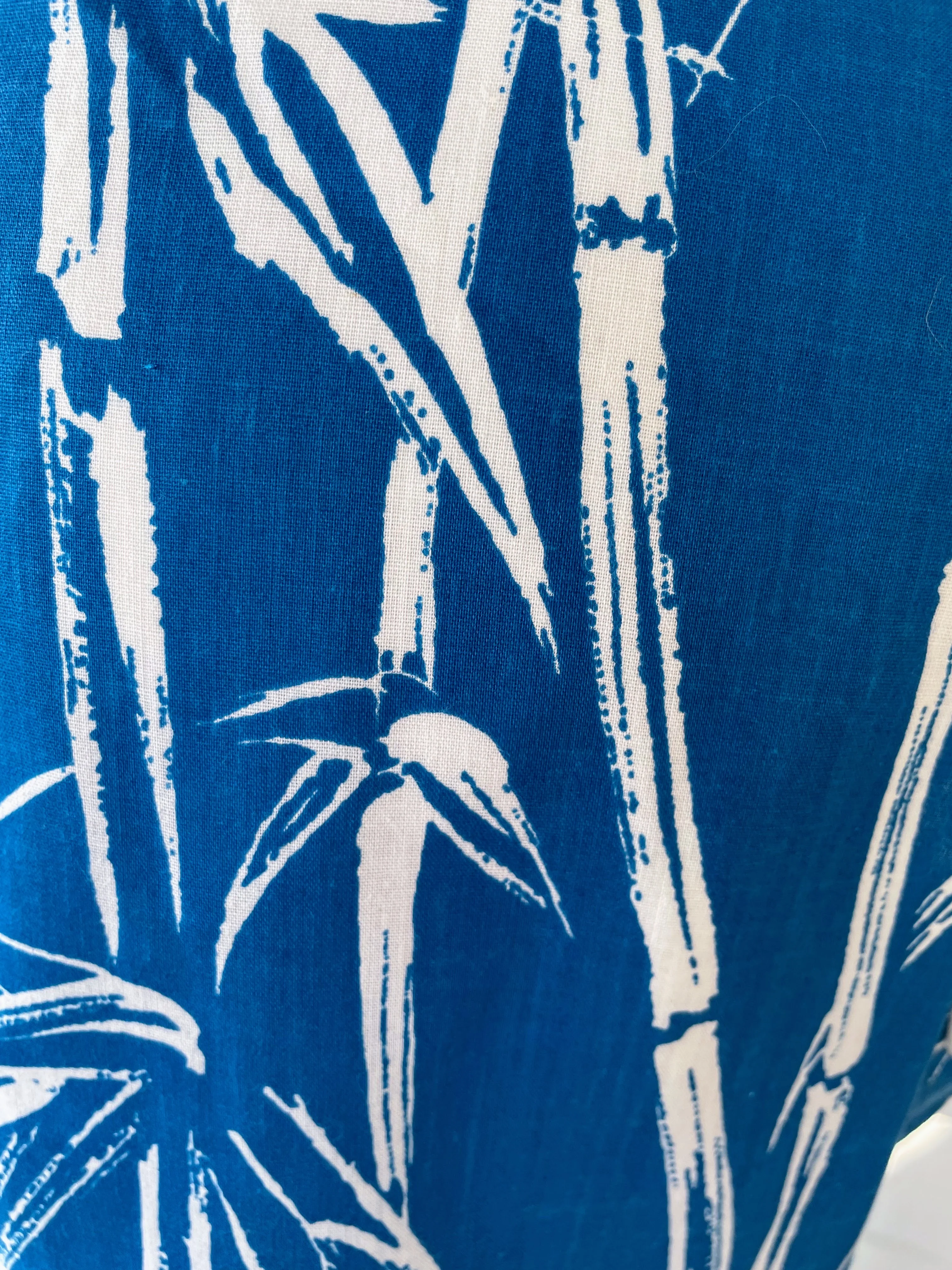 70s Vintage Bamboo Print Blue House Dress Eyelet Lace - Image 3