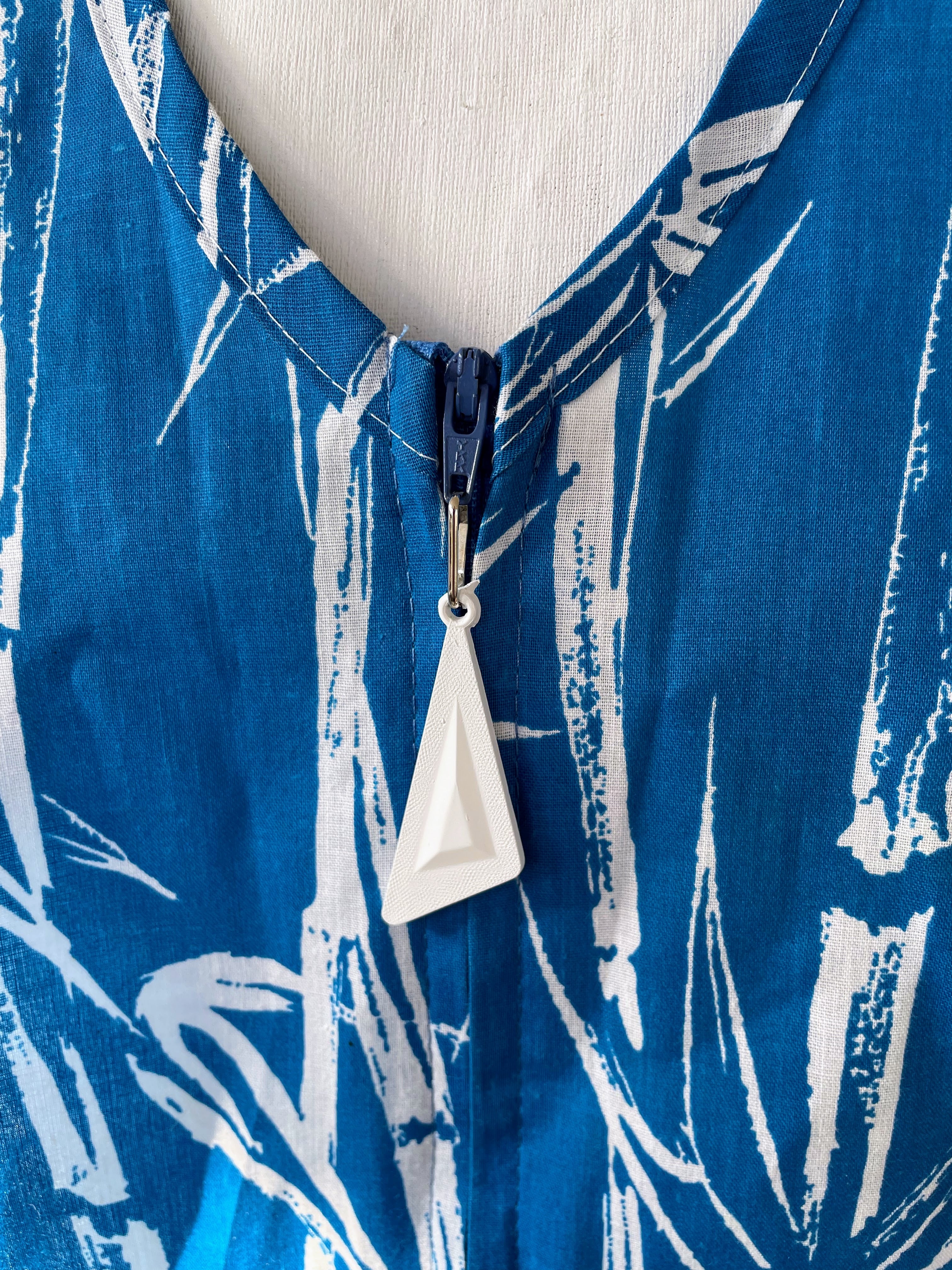 70s Vintage Bamboo Print Blue House Dress Eyelet Lace - Image 5