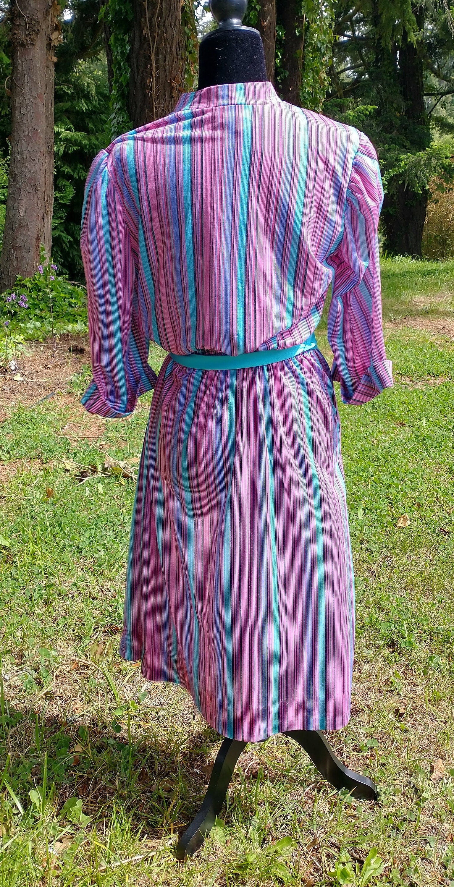 70s Vintage Day Dress House Dress Verticle Stripes T-Shirt Material Puff Sleeves Belted Pink and Blue Women's Small by Lehigh - Image 3