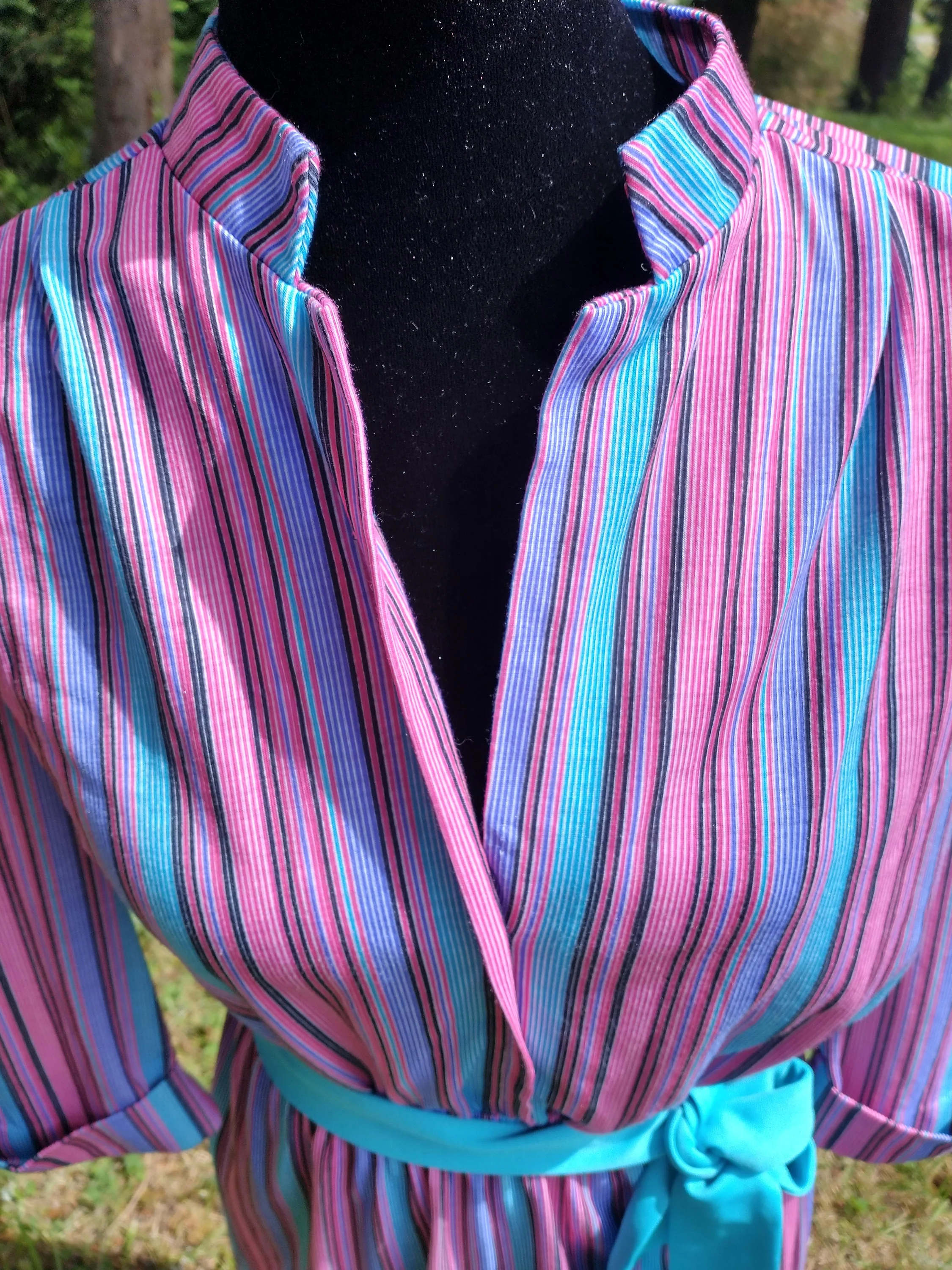 70s Vintage Day Dress House Dress Verticle Stripes T-Shirt Material Puff Sleeves Belted Pink and Blue Women's Small by Lehigh - Image 6