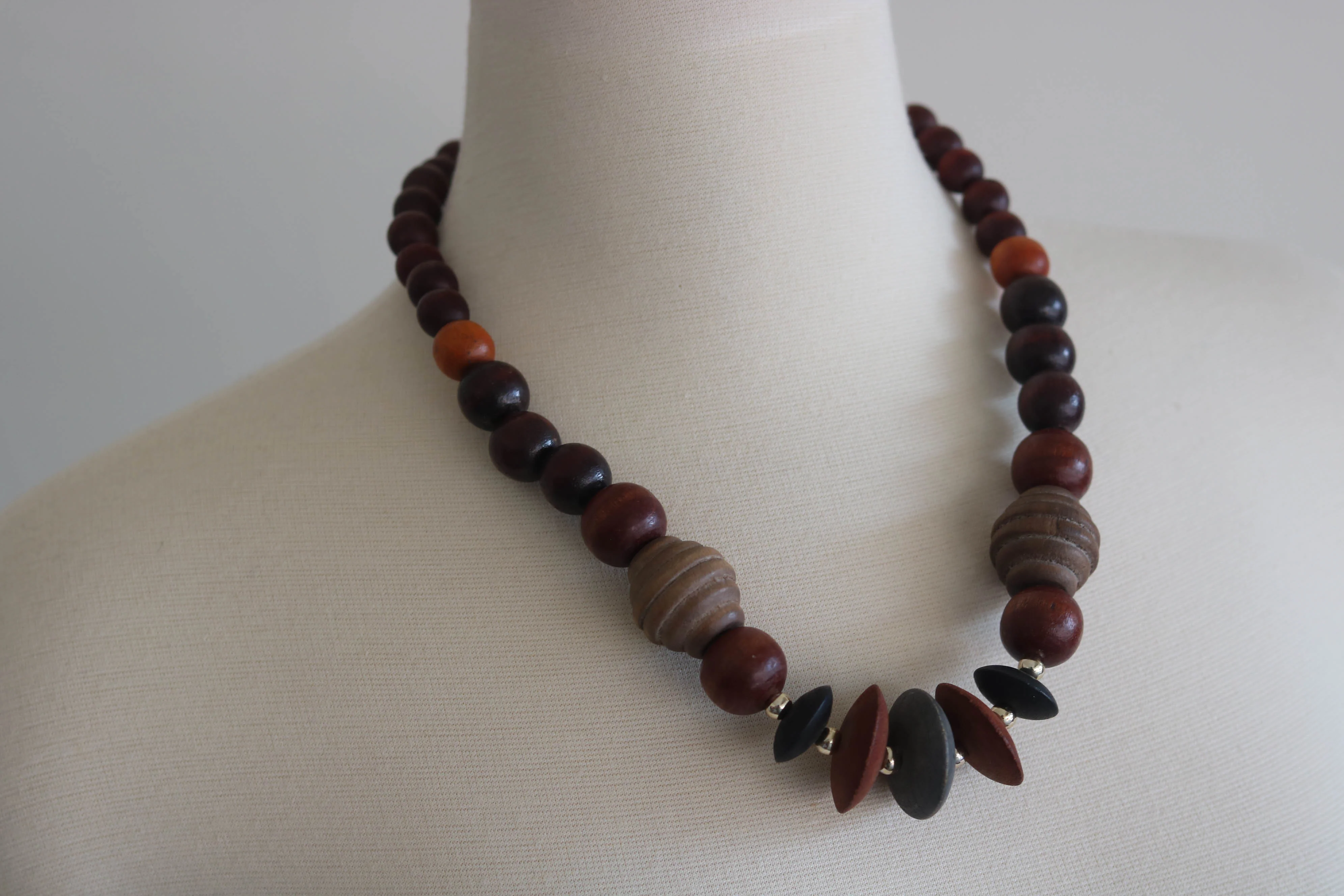 70s Vintage Earthtones Wood Necklace - Image 3