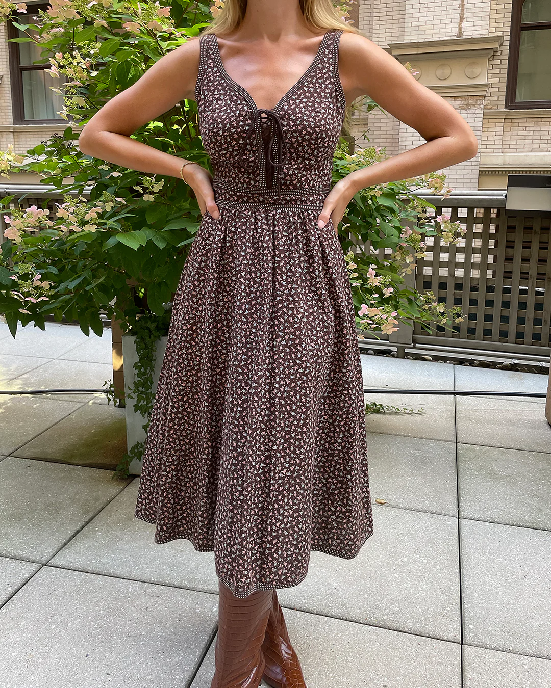 70s Vintage Gunne Sax Lace Up Sleeveless Calico Dress By Gunne Sax - Image 3