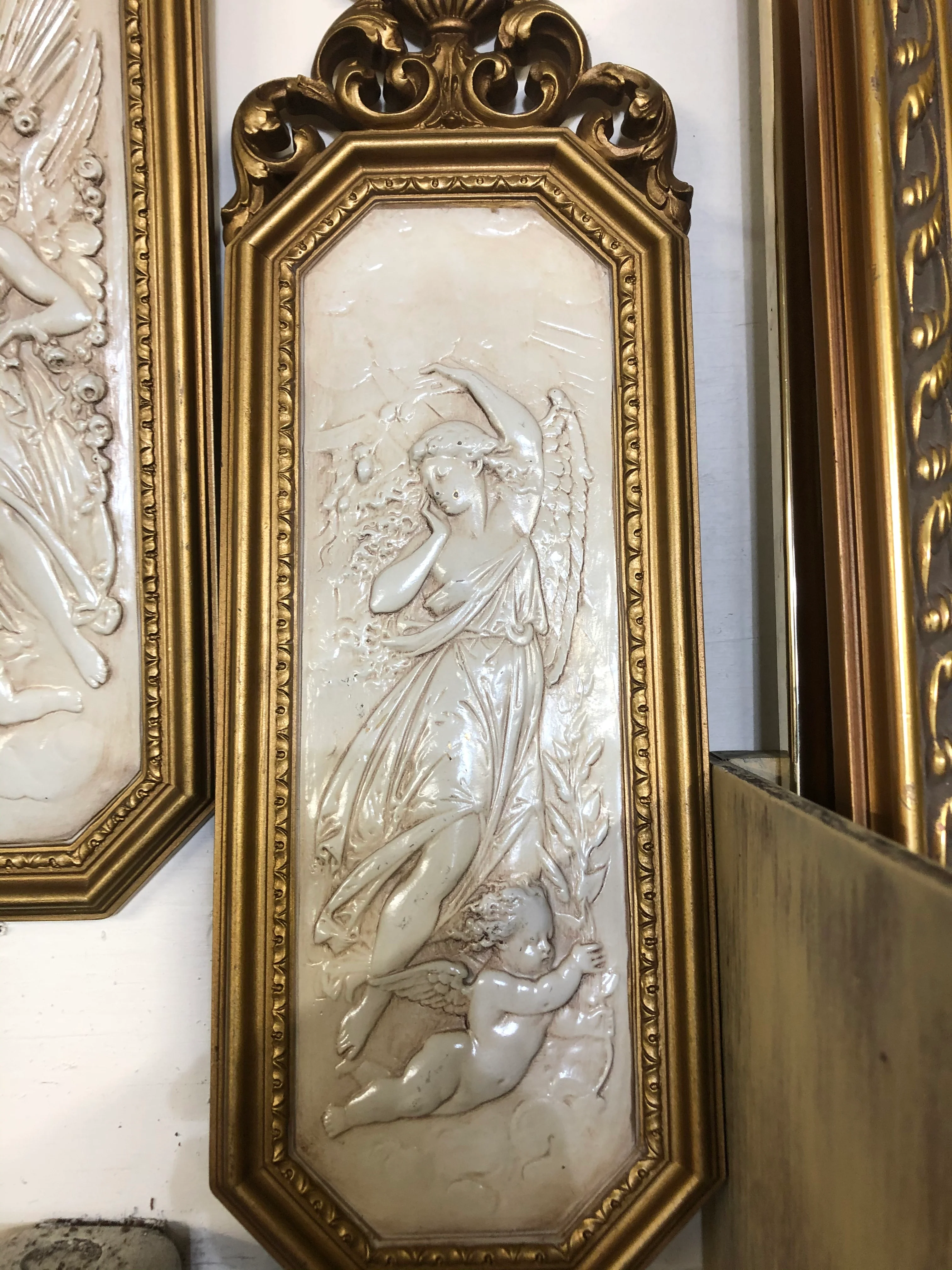 70s Vintage Hollywood Regency Cherub Flying Angel Wall - Image 3
