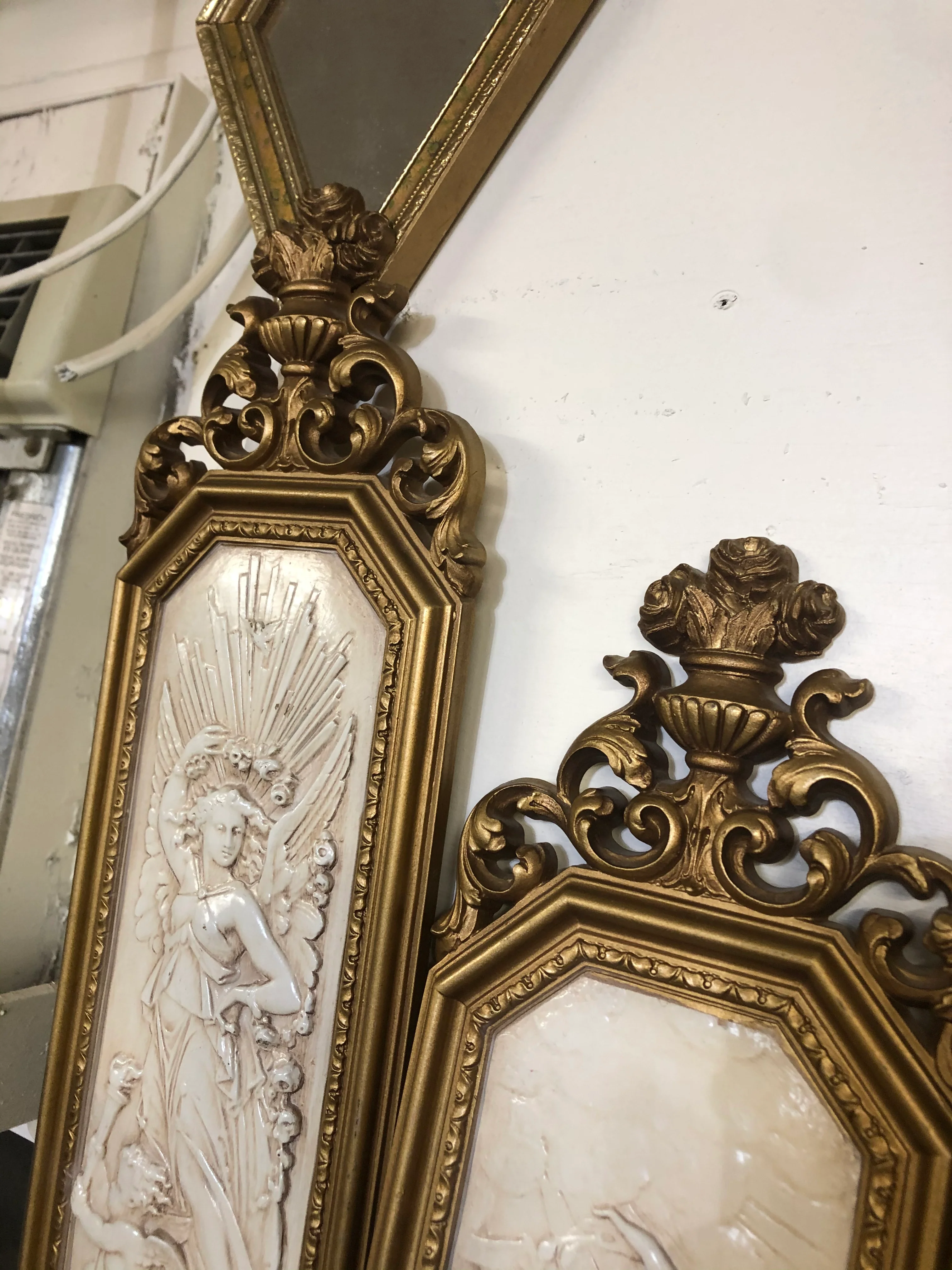 70s Vintage Hollywood Regency Cherub Flying Angel Wall - Image 4