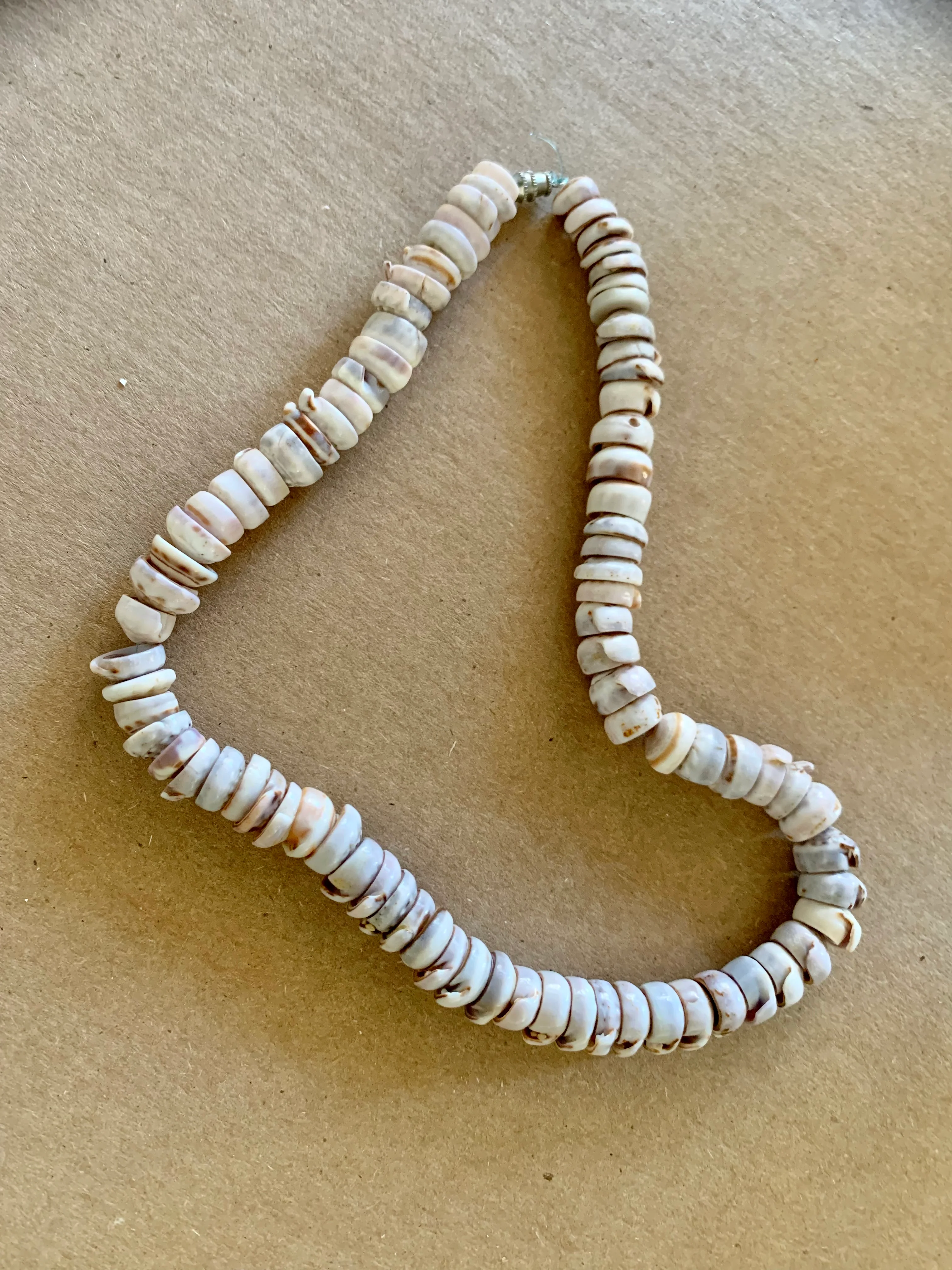 70s Vintage Large Hawaiian Puka Shell Necklace - Image 5