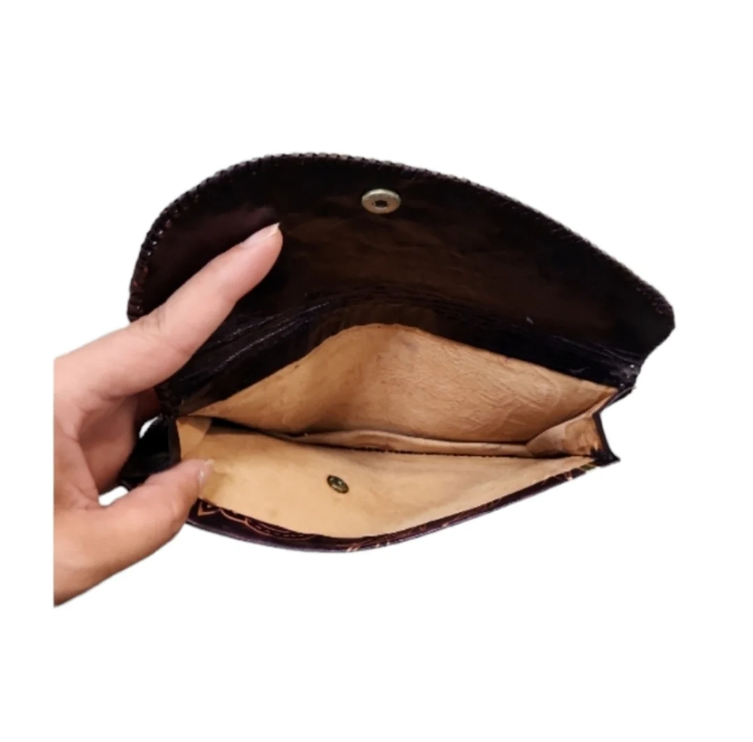 70s Vintage Leather Storyteller Clutch - Image 3