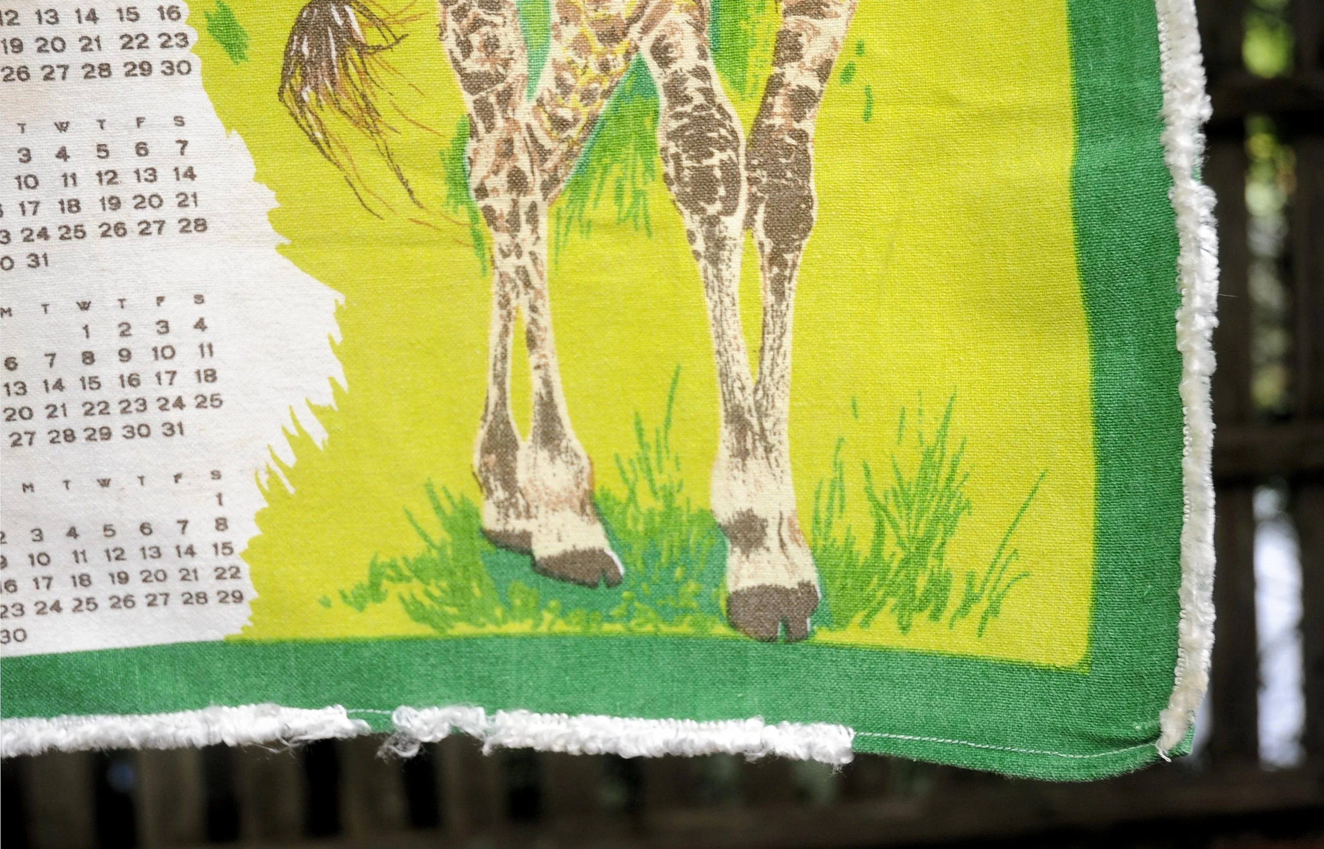 70s Vtg 1973 Tall Giraffe By Tree Linen Calendar Towel - Image 6