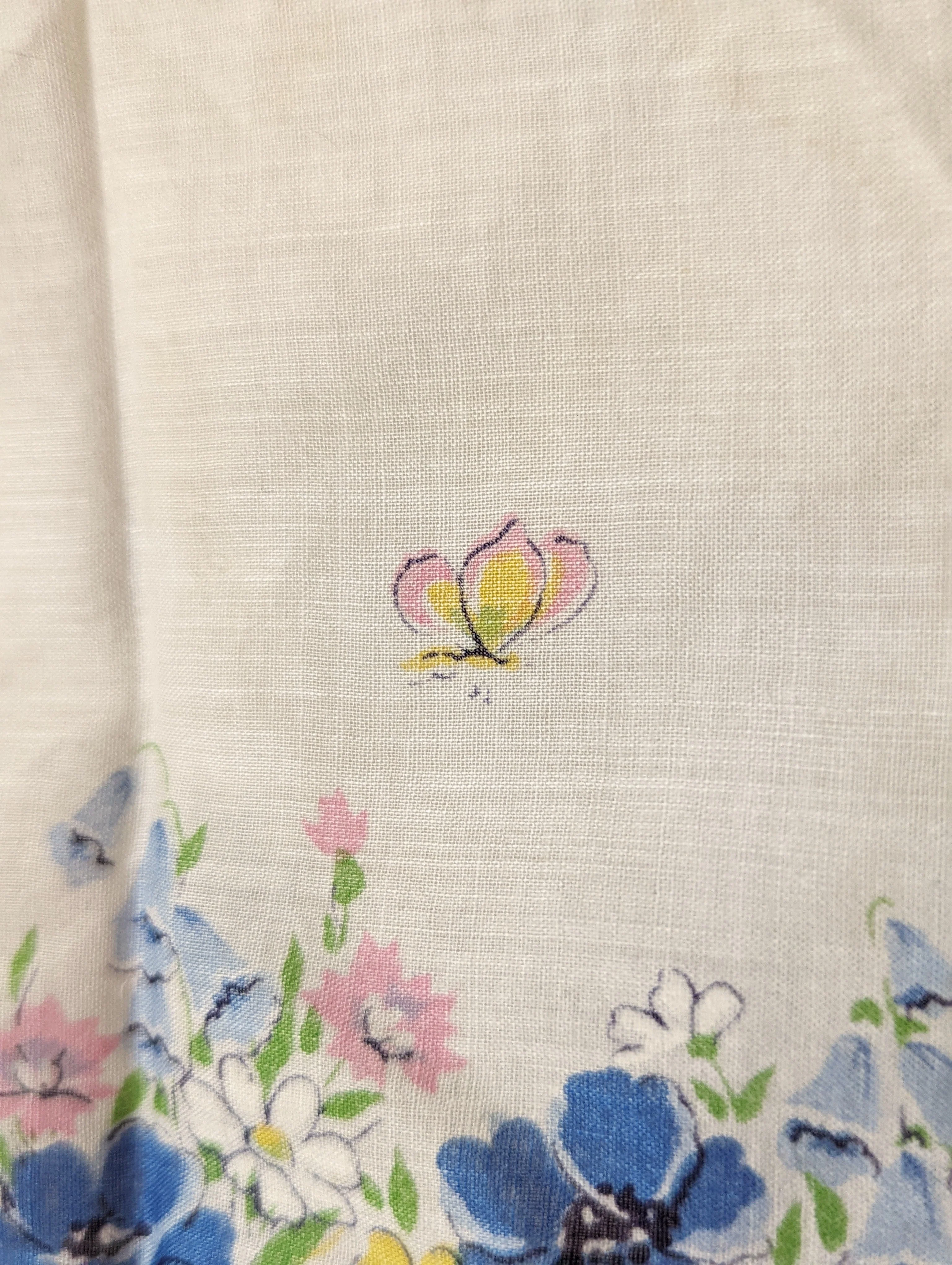 70s "wildflower" Foxglove Daisy, Scarf Handkerchief with Honey Bees and Butterflies Scalloped Edges - Image 4