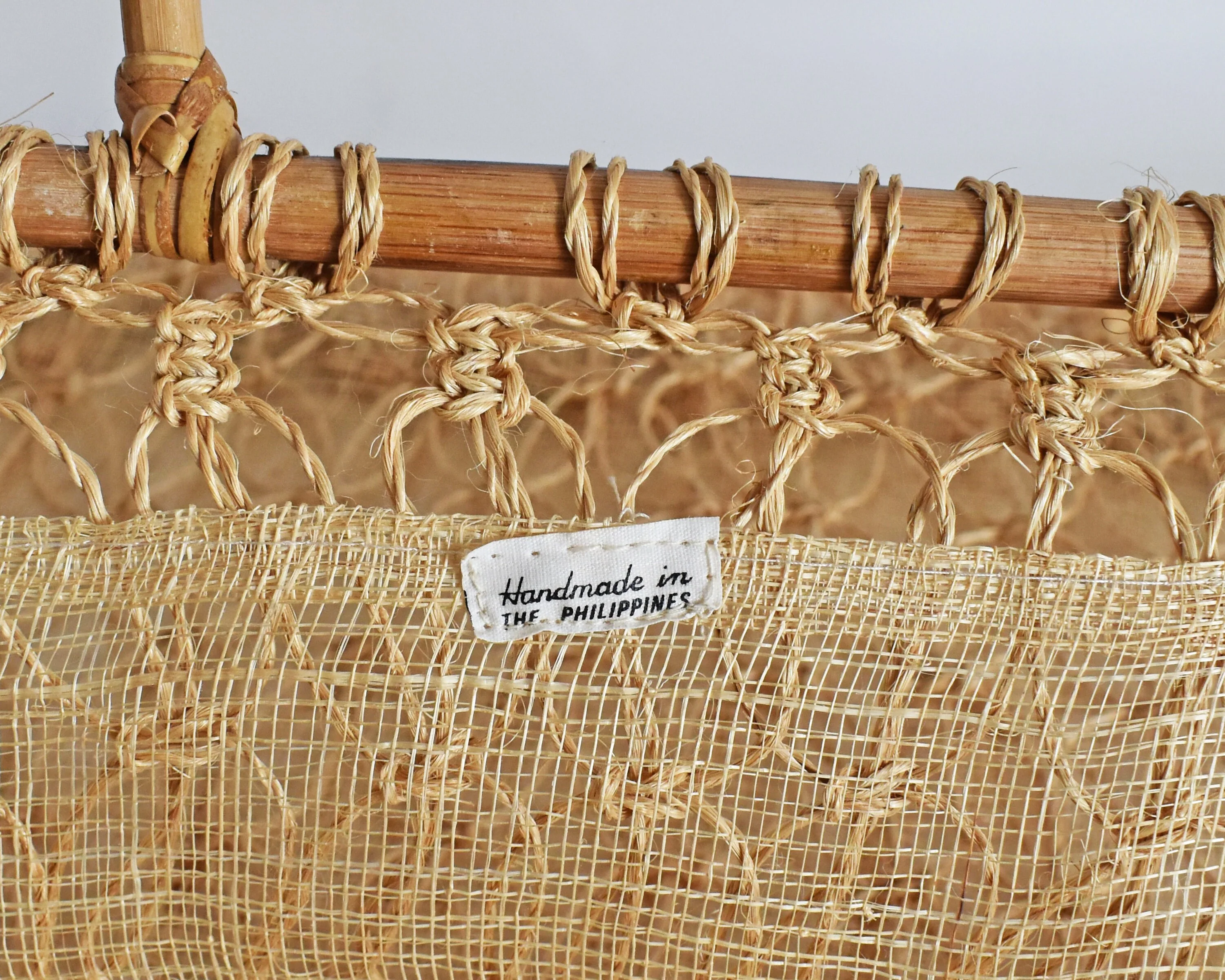 70s Woven Jute Bag Vintage 70s Market Bag, Handwoven Twine Netting Purse with Wood Handles - Image 6