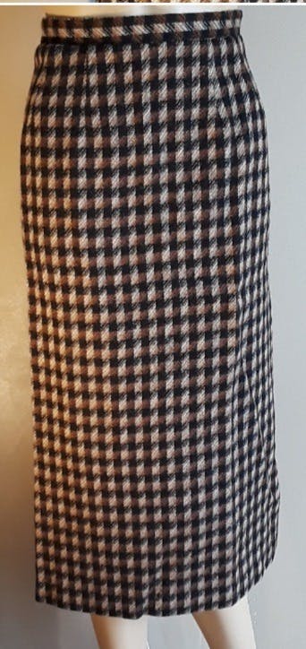 80/90’s Houndstooth Skirt Blazer Suit. by Adolfo Atelier - Image 7
