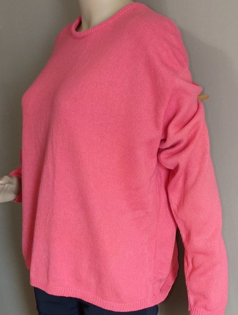 80’s Pink Cotton Crewneck Sweater by Giorgio Sant Angelo - Image 3