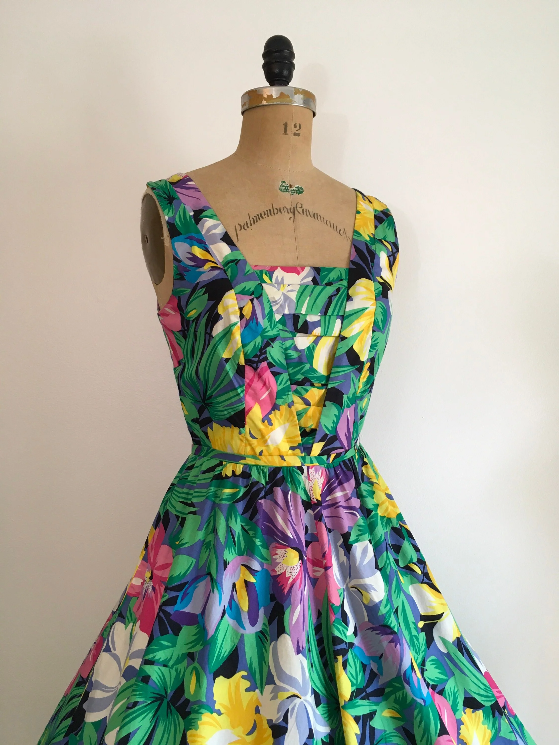80’s Floral Garden Tropical Print Summer Dress by Anna Laura - Image 4