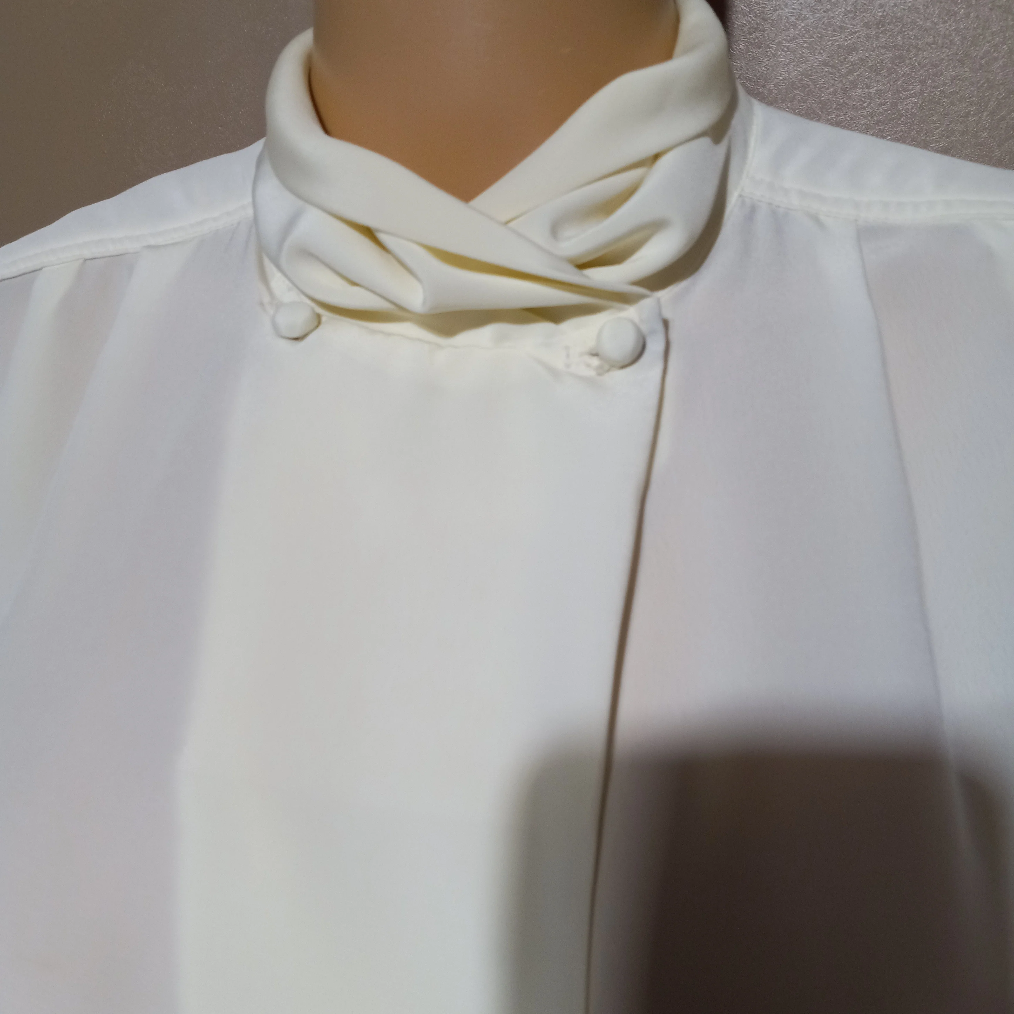 '80’s Polyester Off White Puff Sleeve Blouse by Pierre Lamonte Of Ca - Image 3