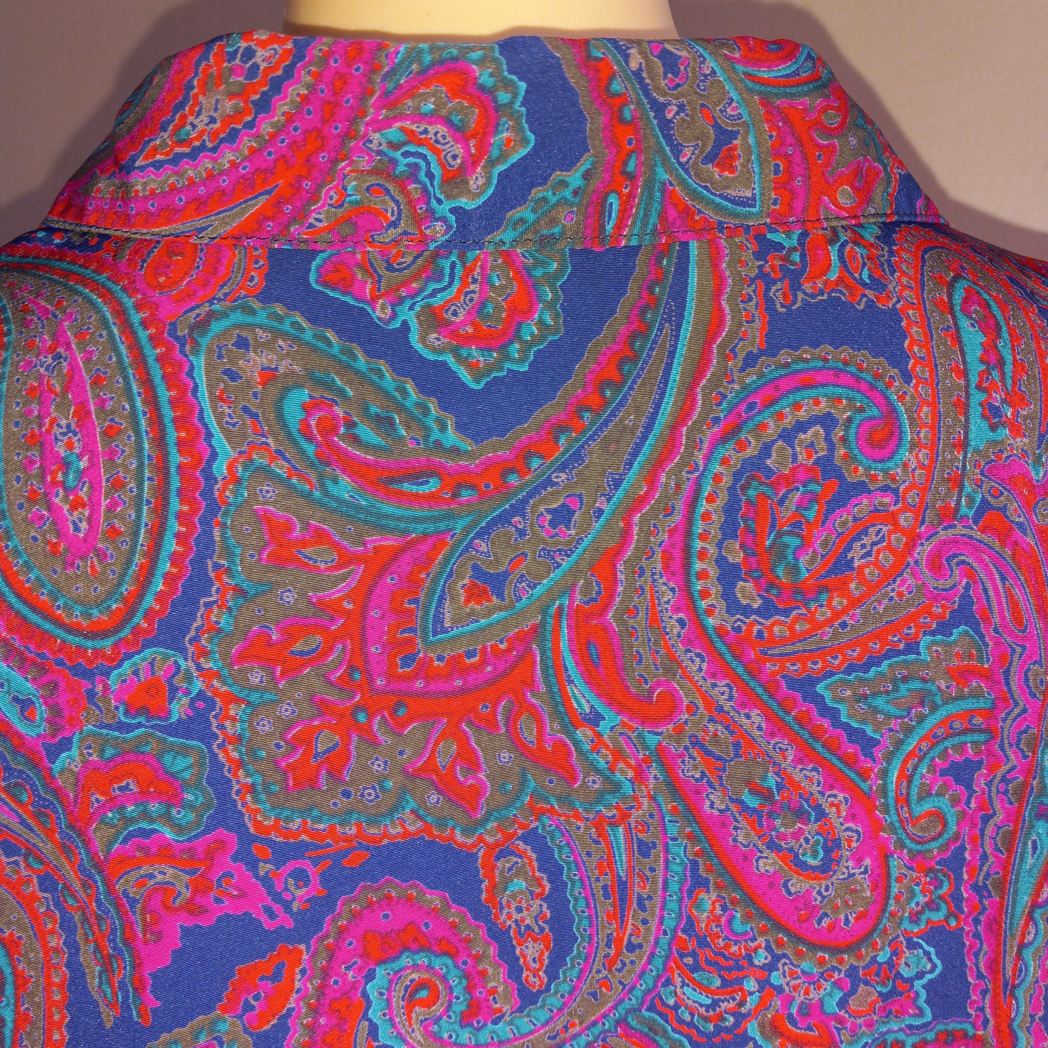 80’s Red Paisley Galore Button Front Gorgeous Top - Image 4