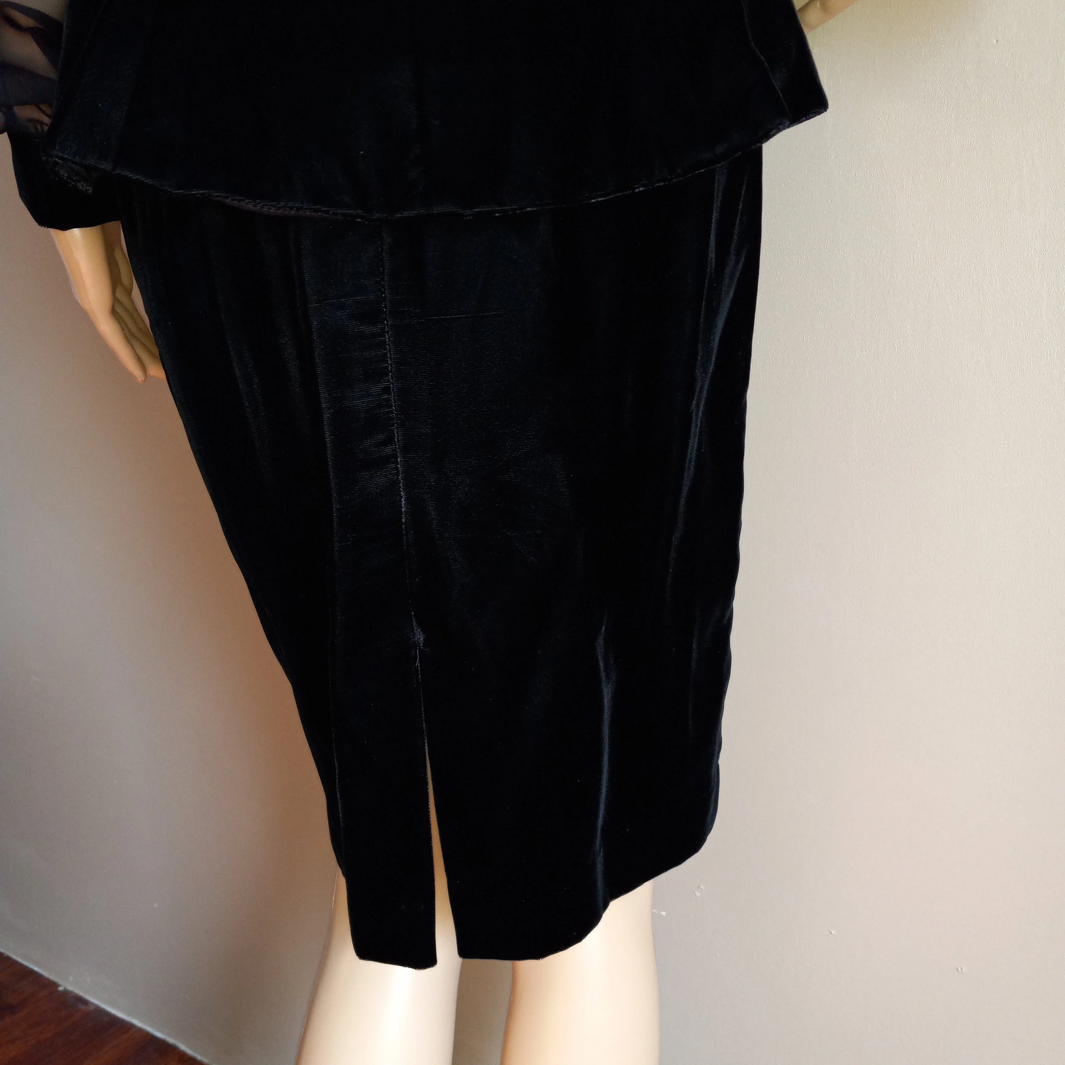 80’s Skirt Suit Polyester Velvet Acetate Lining. by Alex Evenings - Image 7