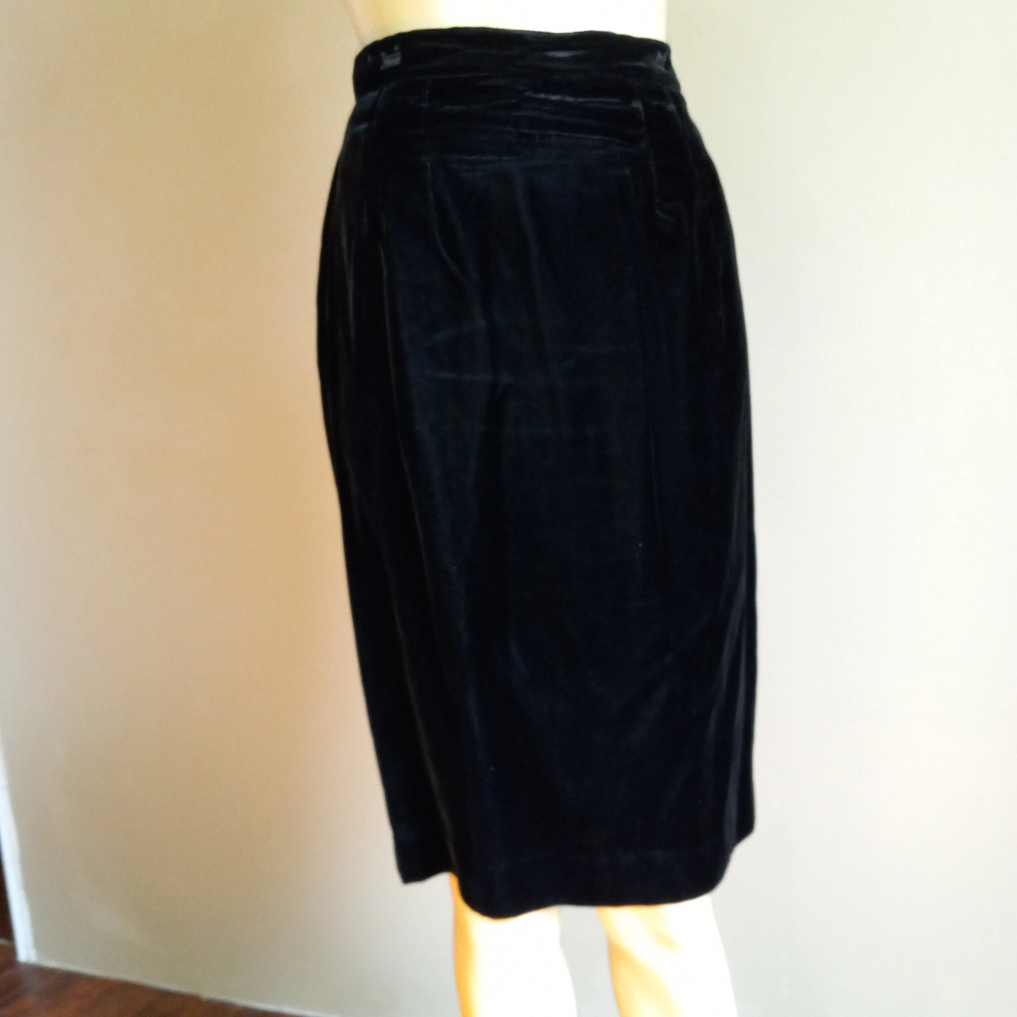 80’s Skirt Suit Polyester Velvet Acetate Lining. by Alex Evenings - Image 8