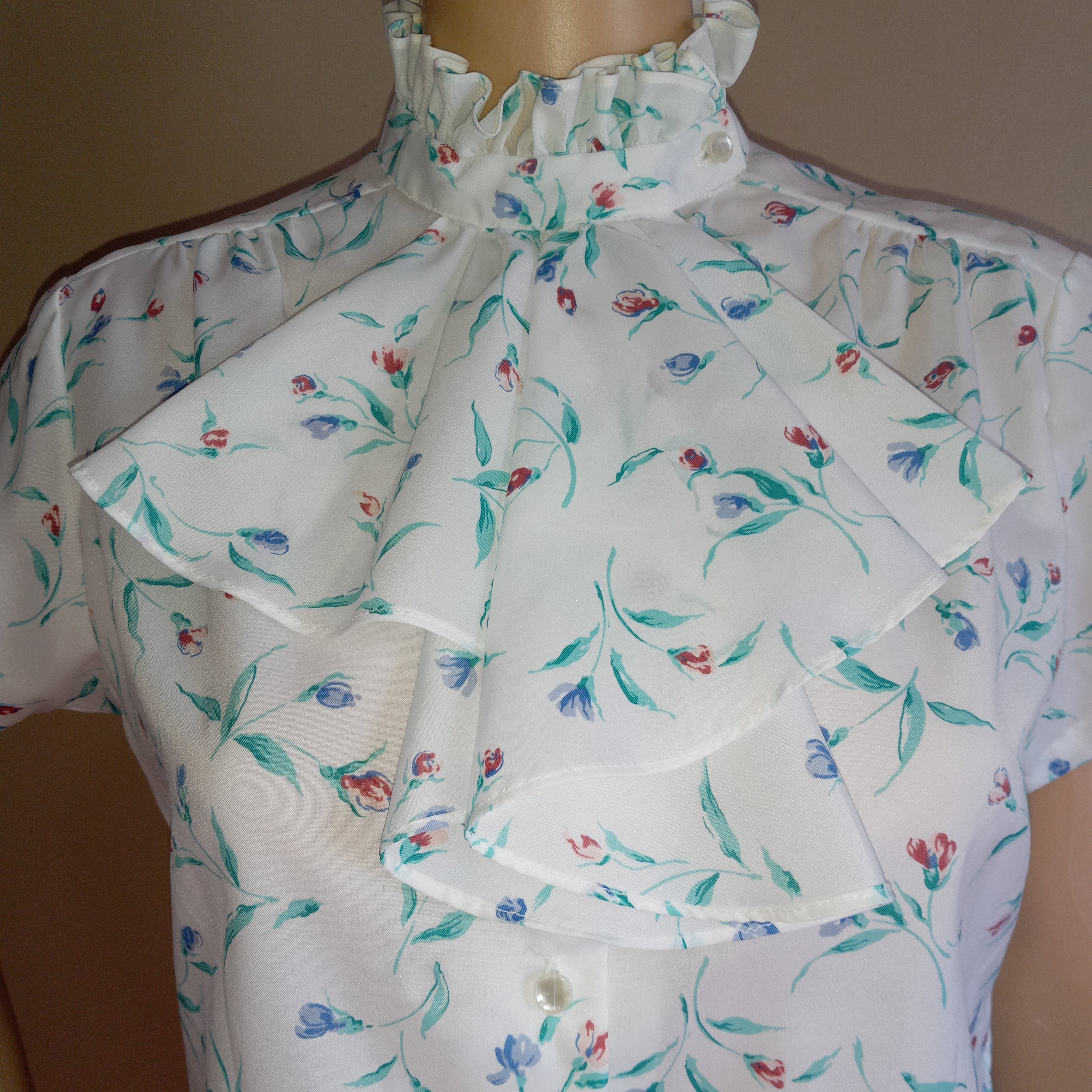 80’s White Floral Blouse with Unique Tie Bow by Laura Mae - Image 2