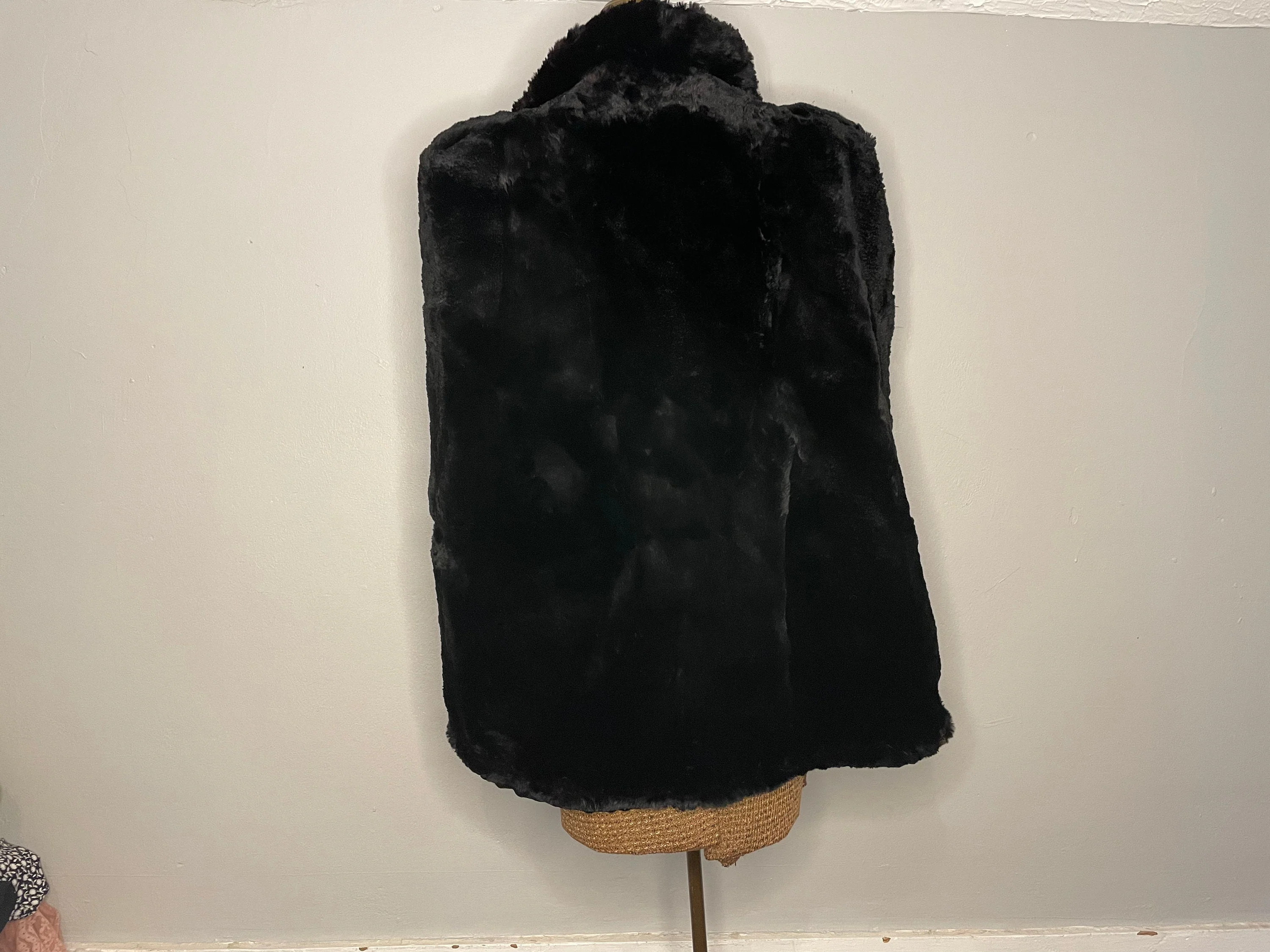 80s-00s Sandler's Fur Capelet - Image 3