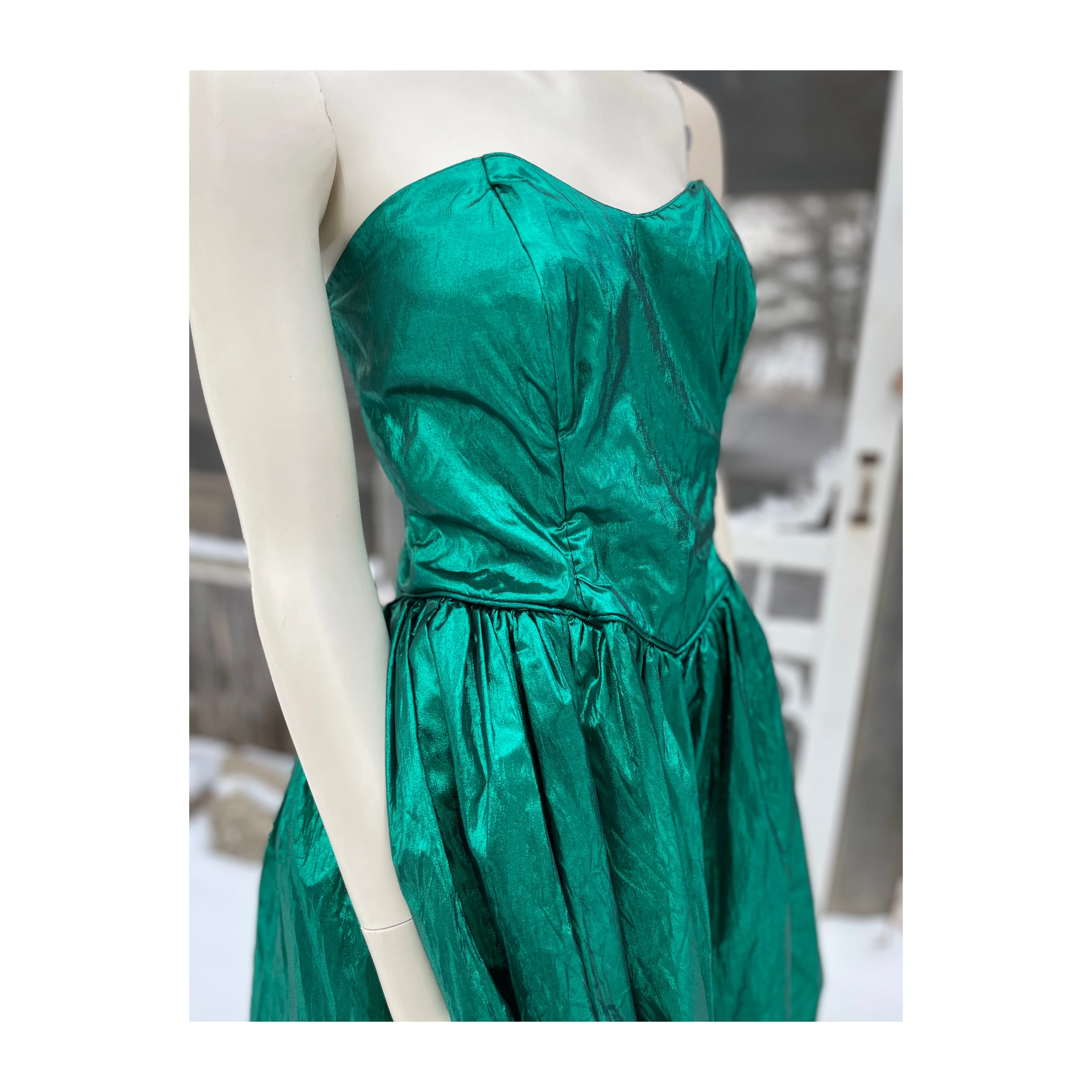 80s Emerald Green Lamé Metallic Foil Formal Dress - Image 12