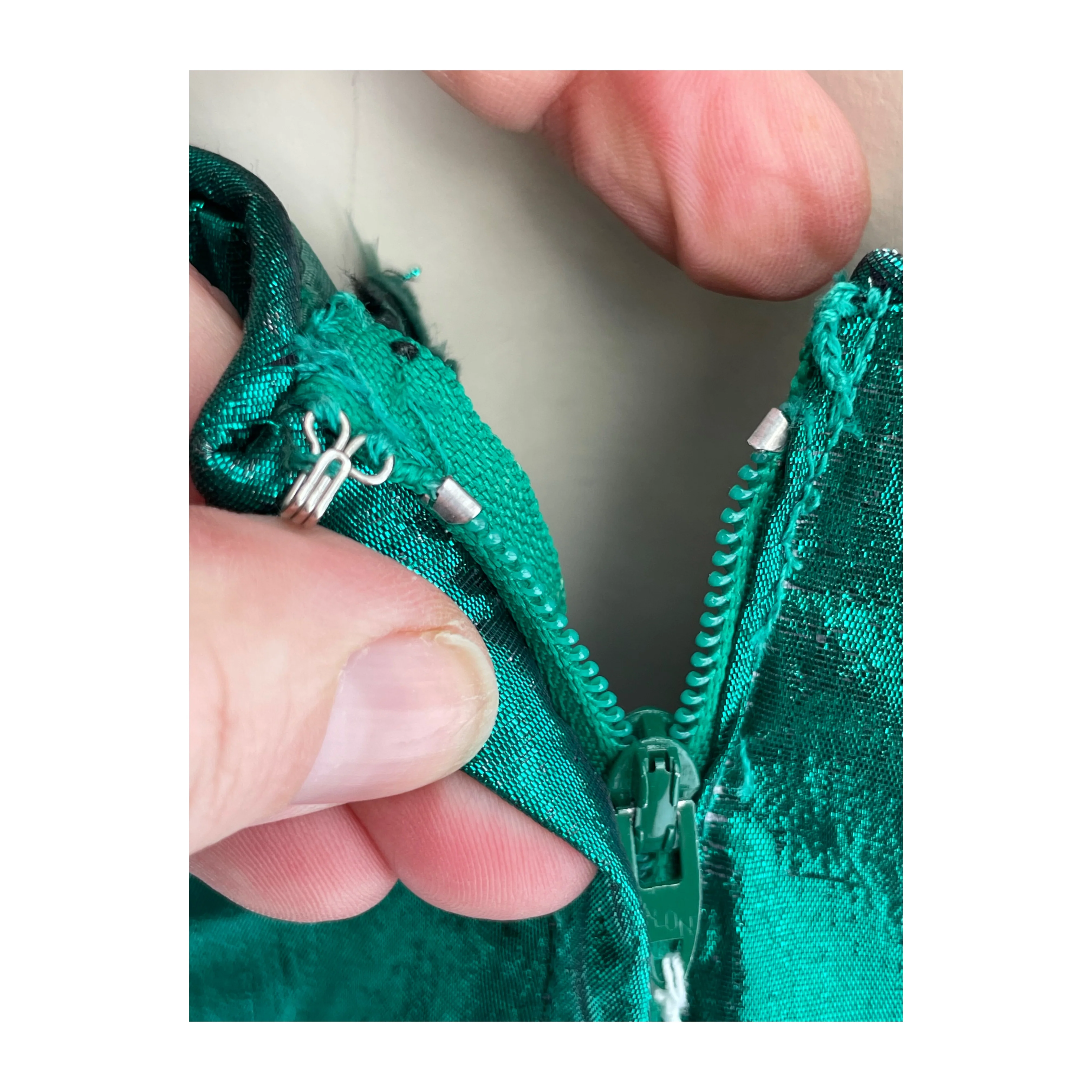 80s Emerald Green Lamé Metallic Foil Formal Dress - Image 14