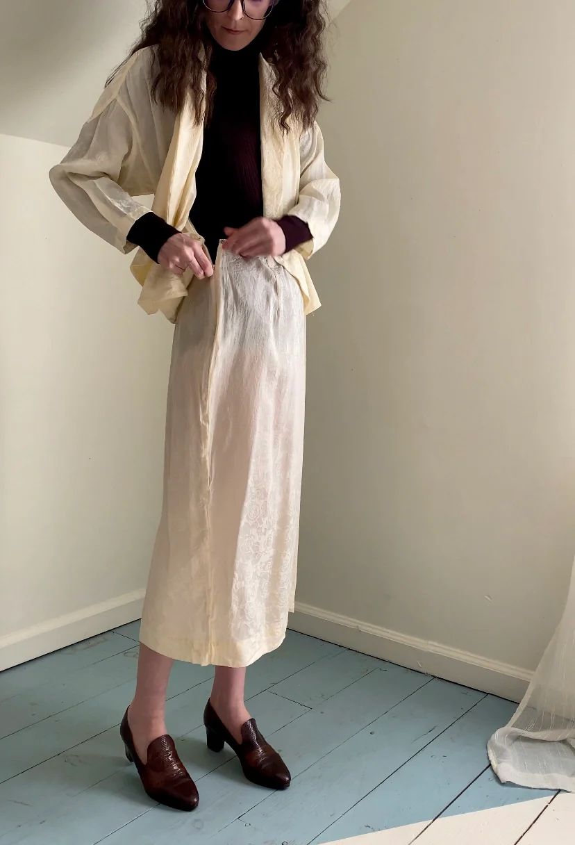 80s/90s 100% Silk Floral Jacquard Peplum Sheath Dress By Silk Studio - Image 7