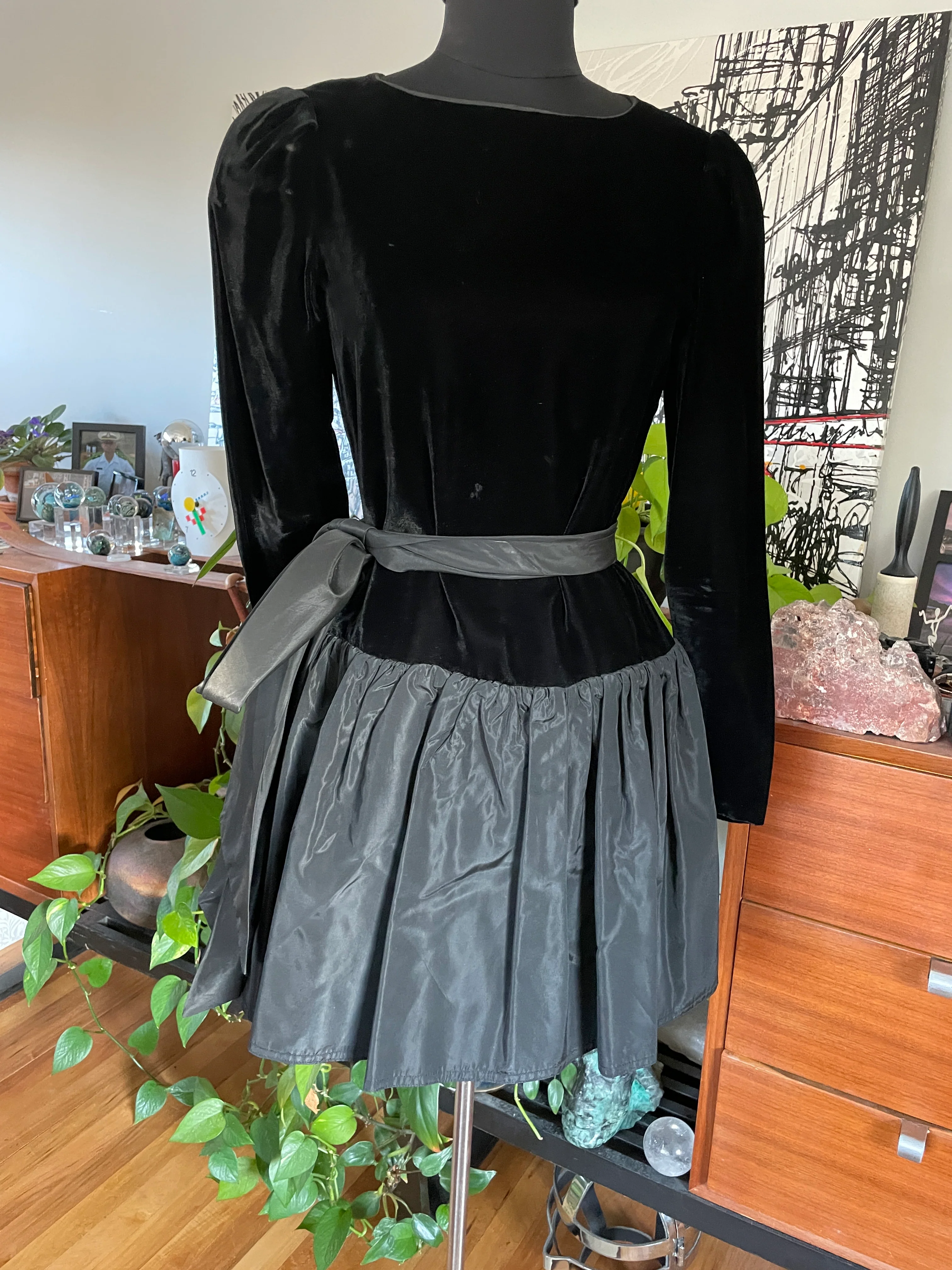 80s/90s 80s Black Taffeta / Velvet Dress Lbd By Bill Blass - Image 4
