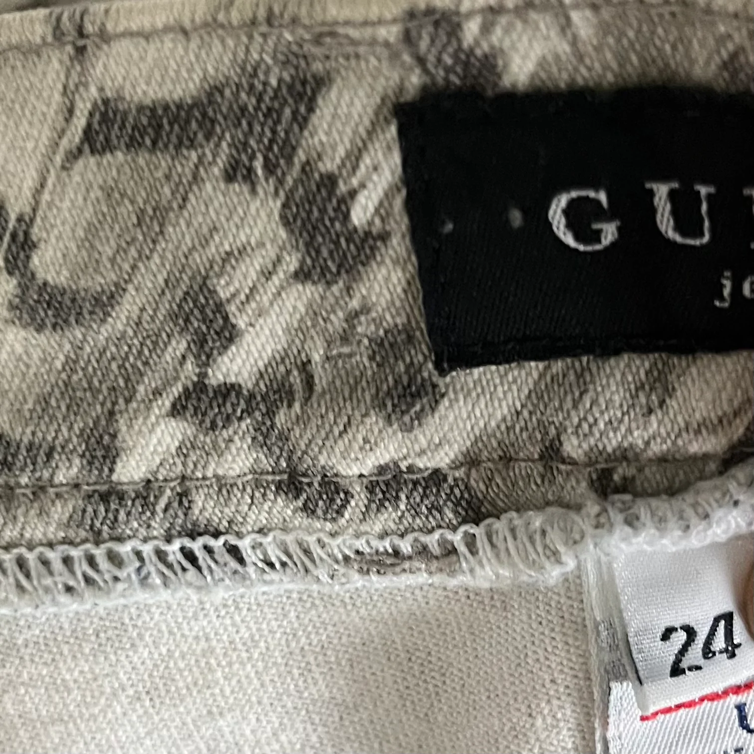 80s/90s Abstract Feather Print Bootcut Bikercore Jeans By Guess - Image 6