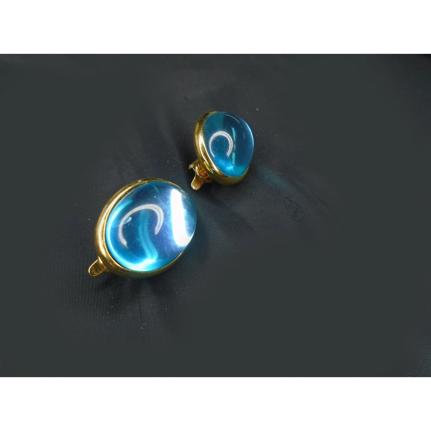 80s/90s Aqua " Crystal Ball " Clip On Earrings Are Magical By Trifari - Image 6