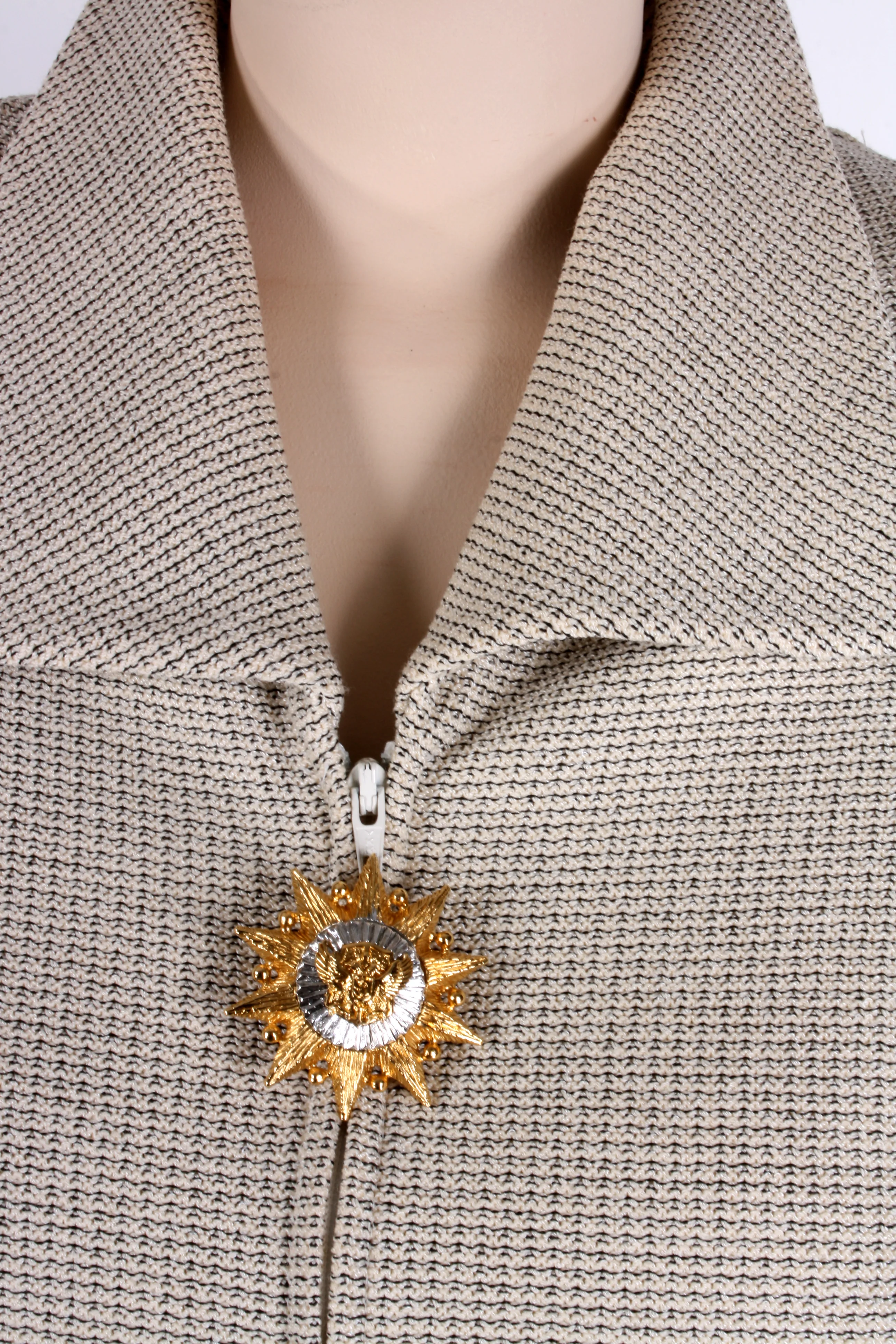80s/90s Beige Santana Knit Tweed Jacket Top Skirt Suit Set By St. John - Image 5
