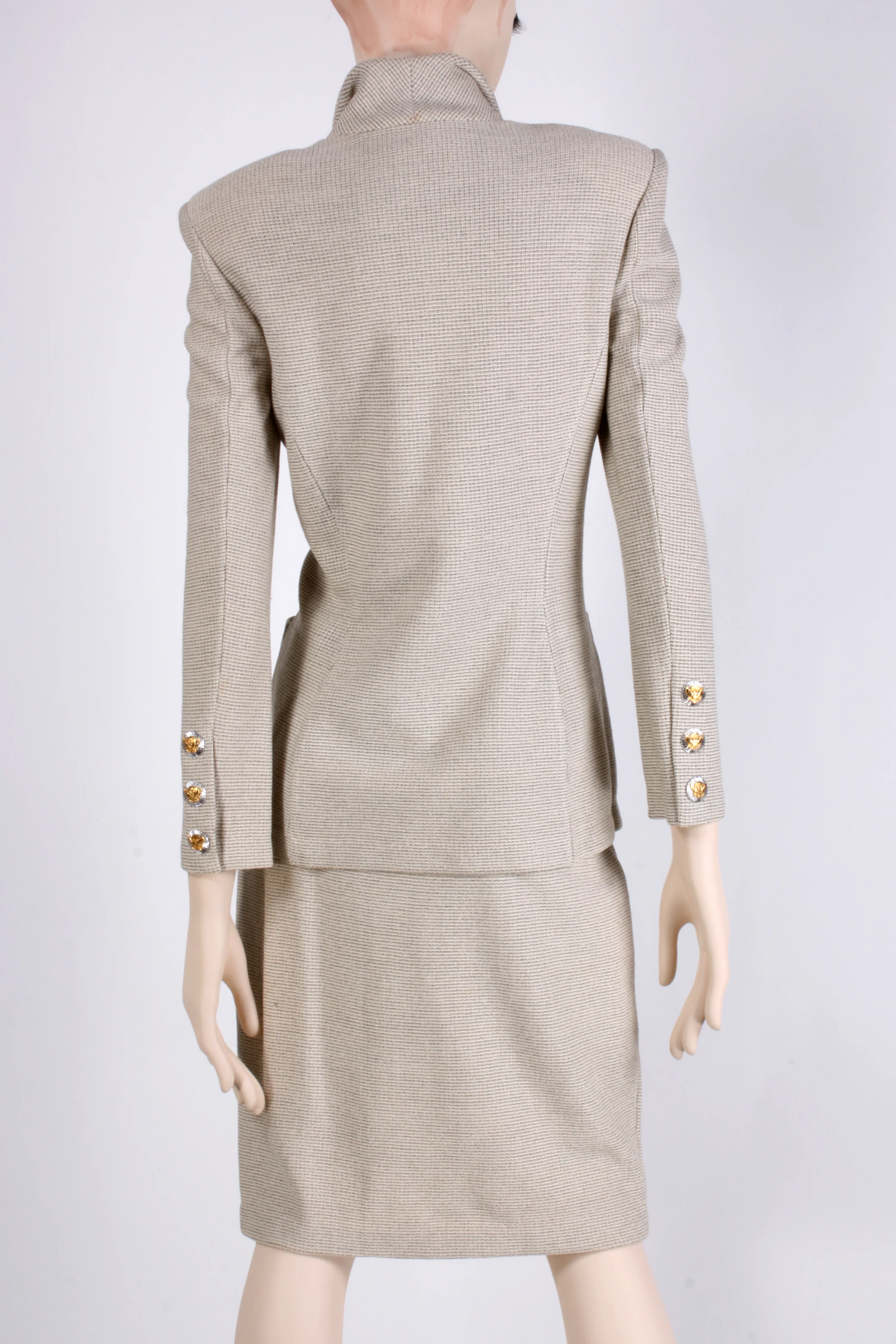 80s/90s Beige Santana Knit Tweed Jacket Top Skirt Suit Set By St. John - Image 7