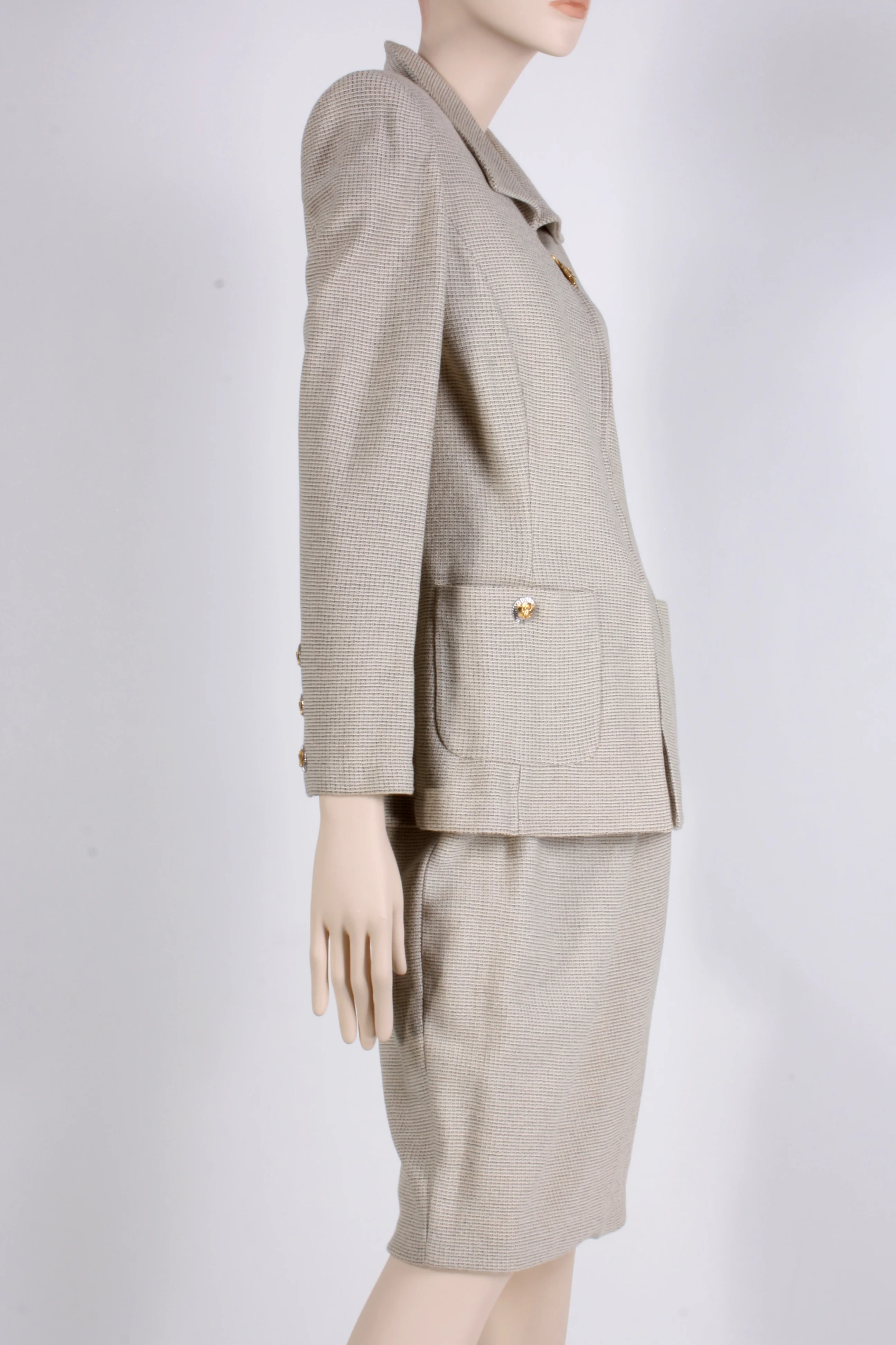 80s/90s Beige Santana Knit Tweed Jacket Top Skirt Suit Set By St. John - Image 9