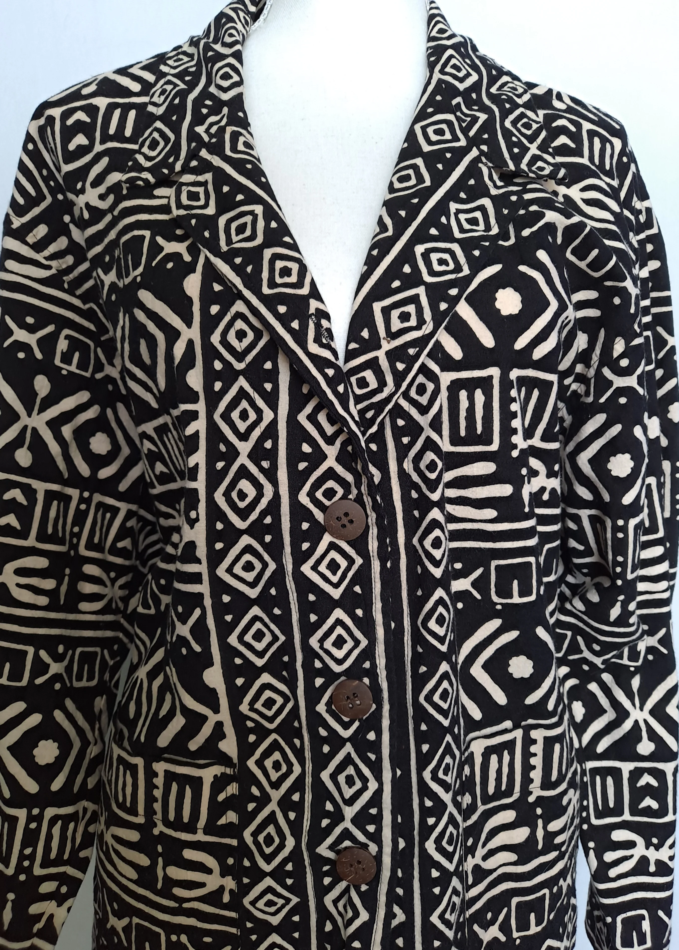 80s/90s Black And Ivory Thin Cotton Tribal Blazer By Chicos - Image 8