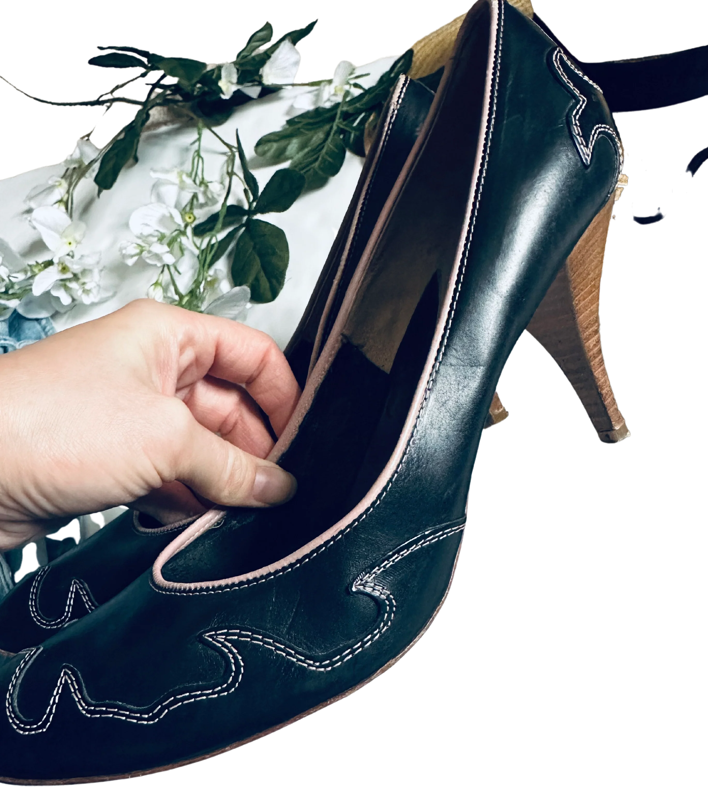 80s/90s Black And Pink Scalloped Detail Pinup Heels By Romanelli - Image 2