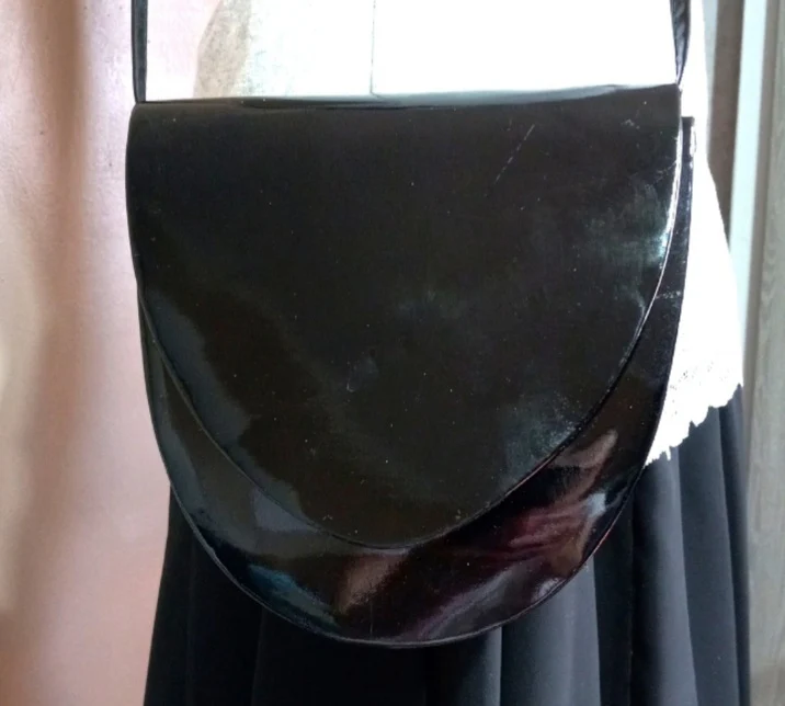 80s/90s Black Faux Patent Leather Crossbody Bag - Image 4
