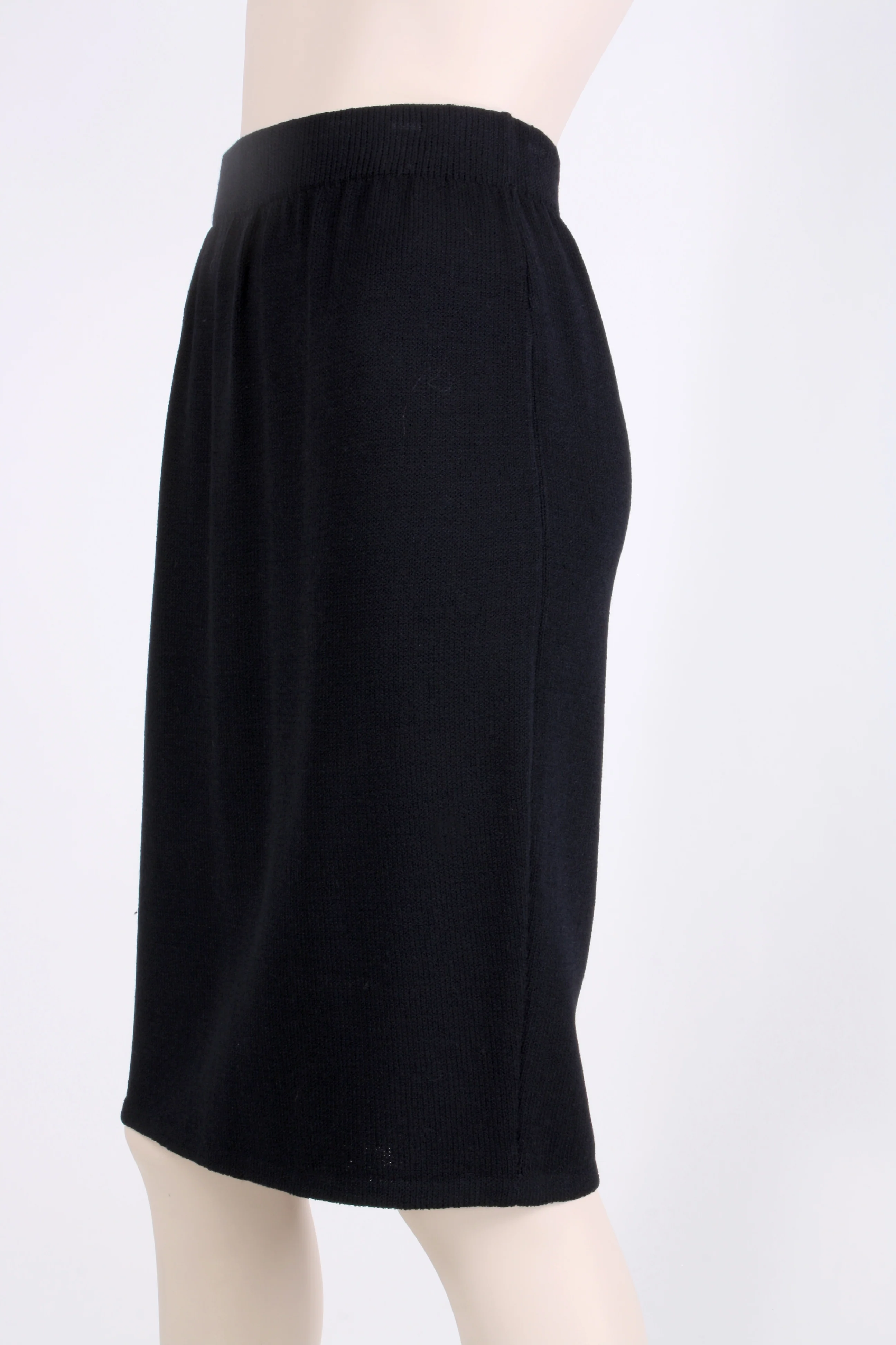 80s/90s Black Santana Wool Knit Knee Skirt By St. John Evening - Image 4