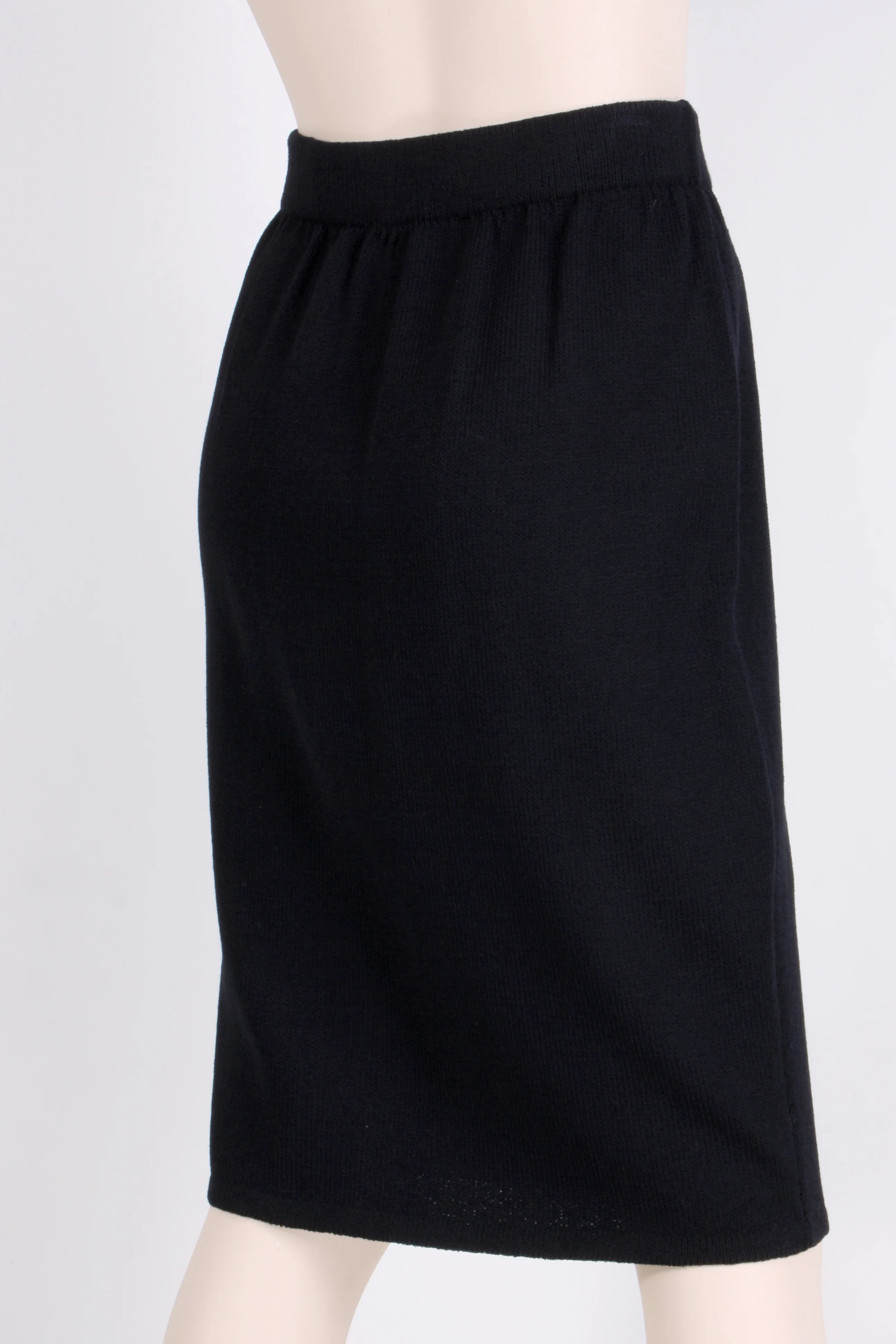 80s/90s Black Santana Wool Knit Knee Skirt By St. John Evening - Image 6