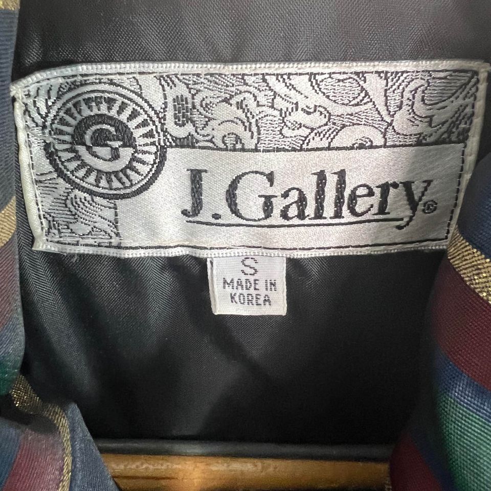 80s/90s Brocade Embroidered Puffy Jacket Coats By J. Gallery - Image 6