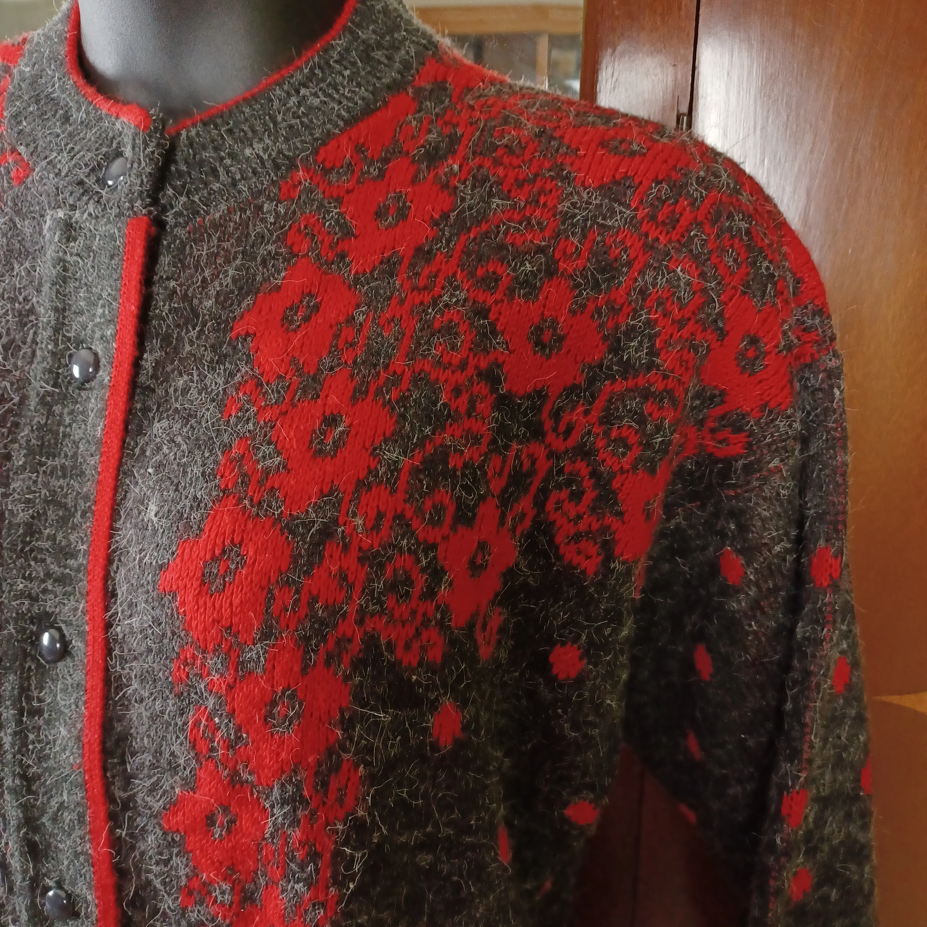 80s/90s Charcoal Gray And Red Floral Mohair Blend Cardigan By Hi-Style - Image 3