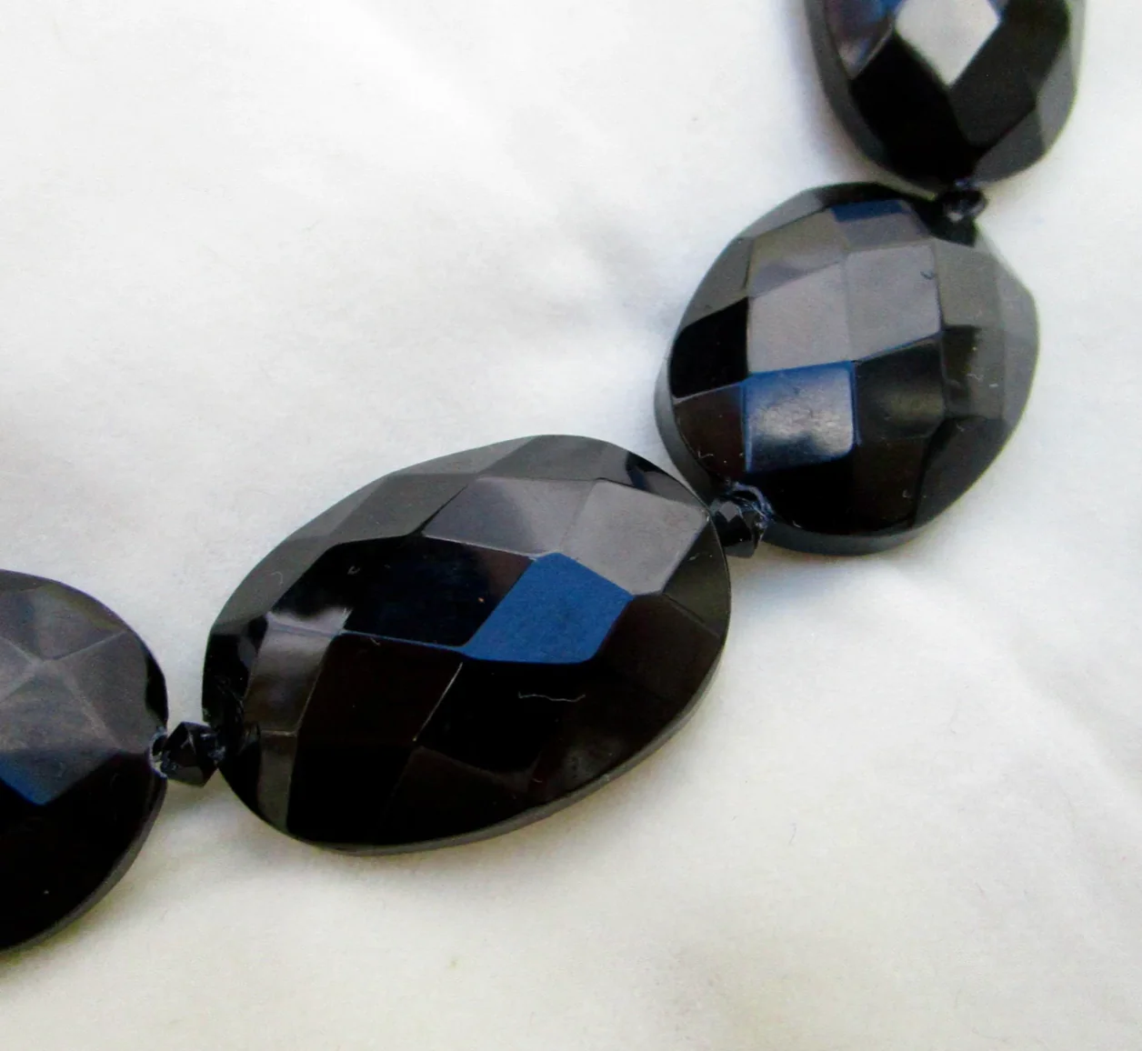 80s/90s Chunky Black Glass Choker With Huge Beads - Image 3