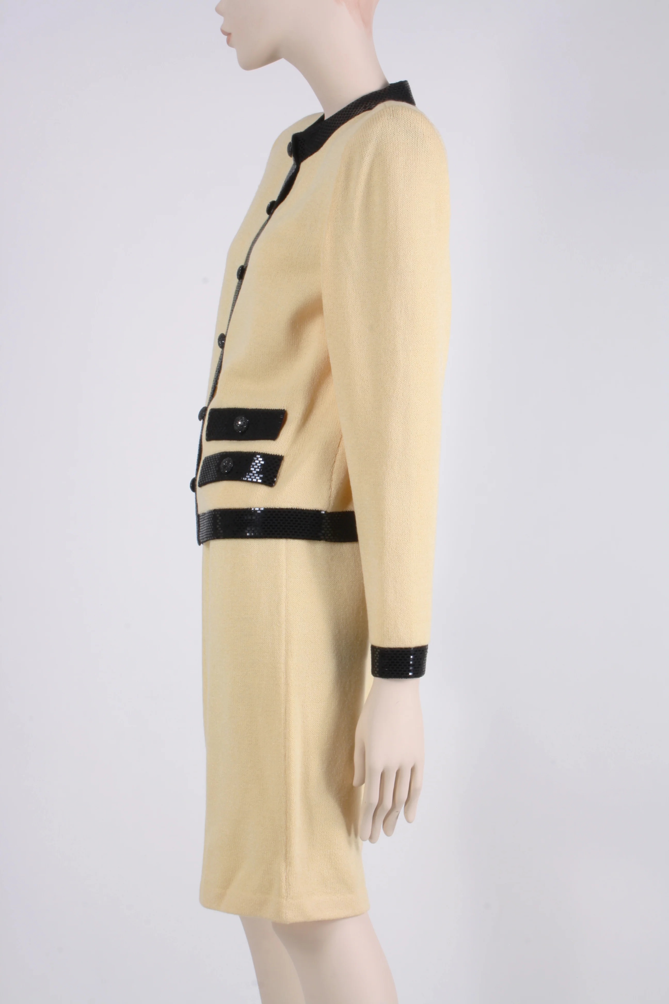 80s/90s Cream Santana Knit Sequin Jacket Skirt Suit Set By St. John - Image 7