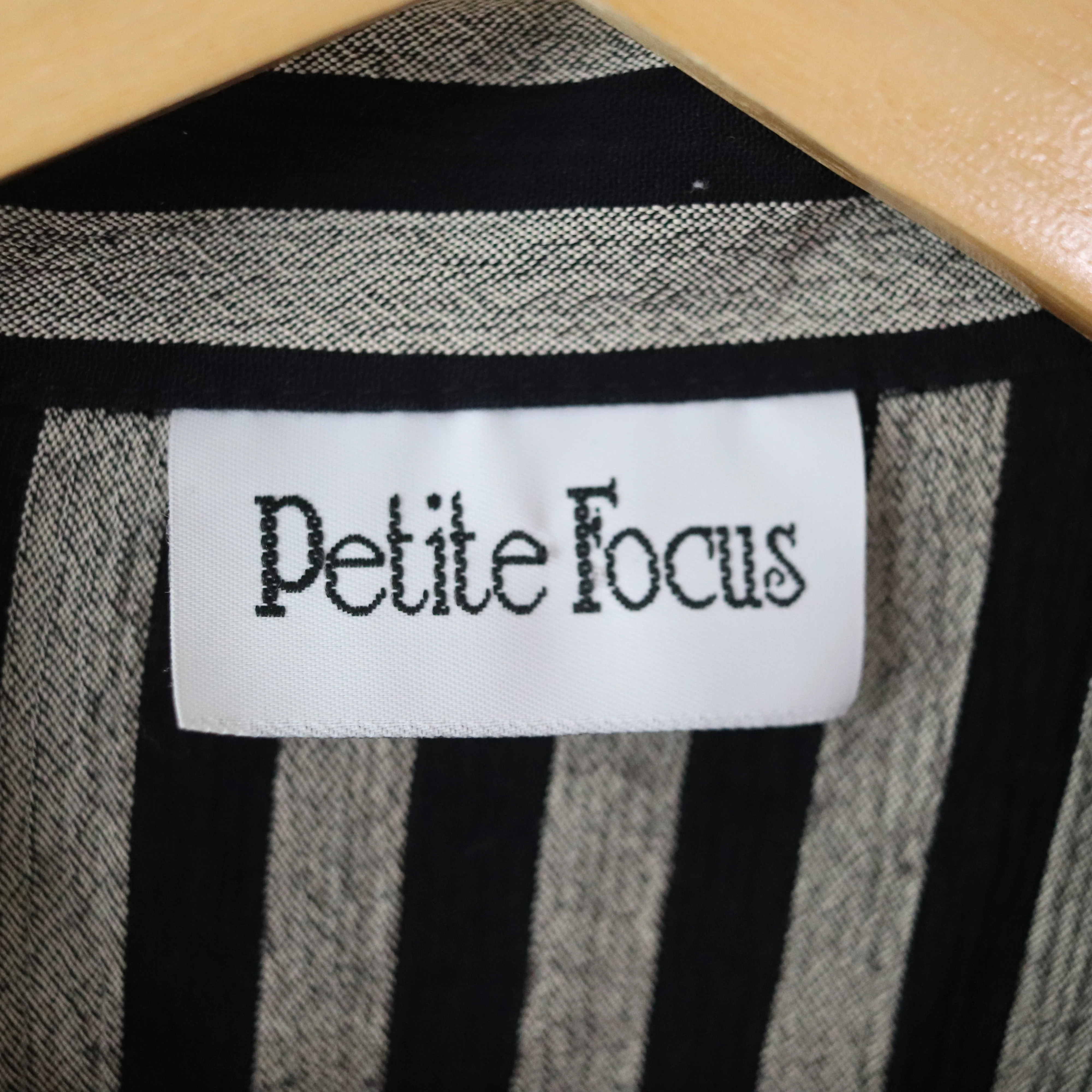 80s/90s Crinkle Striped Cropped Button Up Blouse Top Shirt By Petite Focus - Image 7